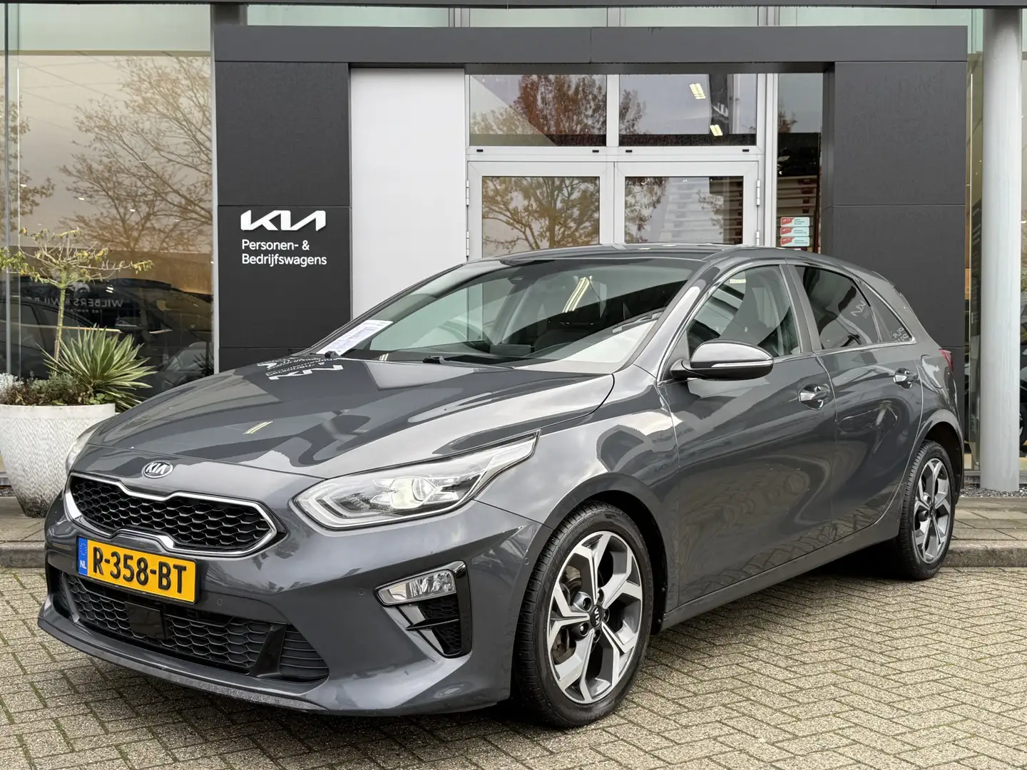 Kia Ceed / cee'd 1.4 T-GDi DynamicPlusLine Automaat Gris - 1