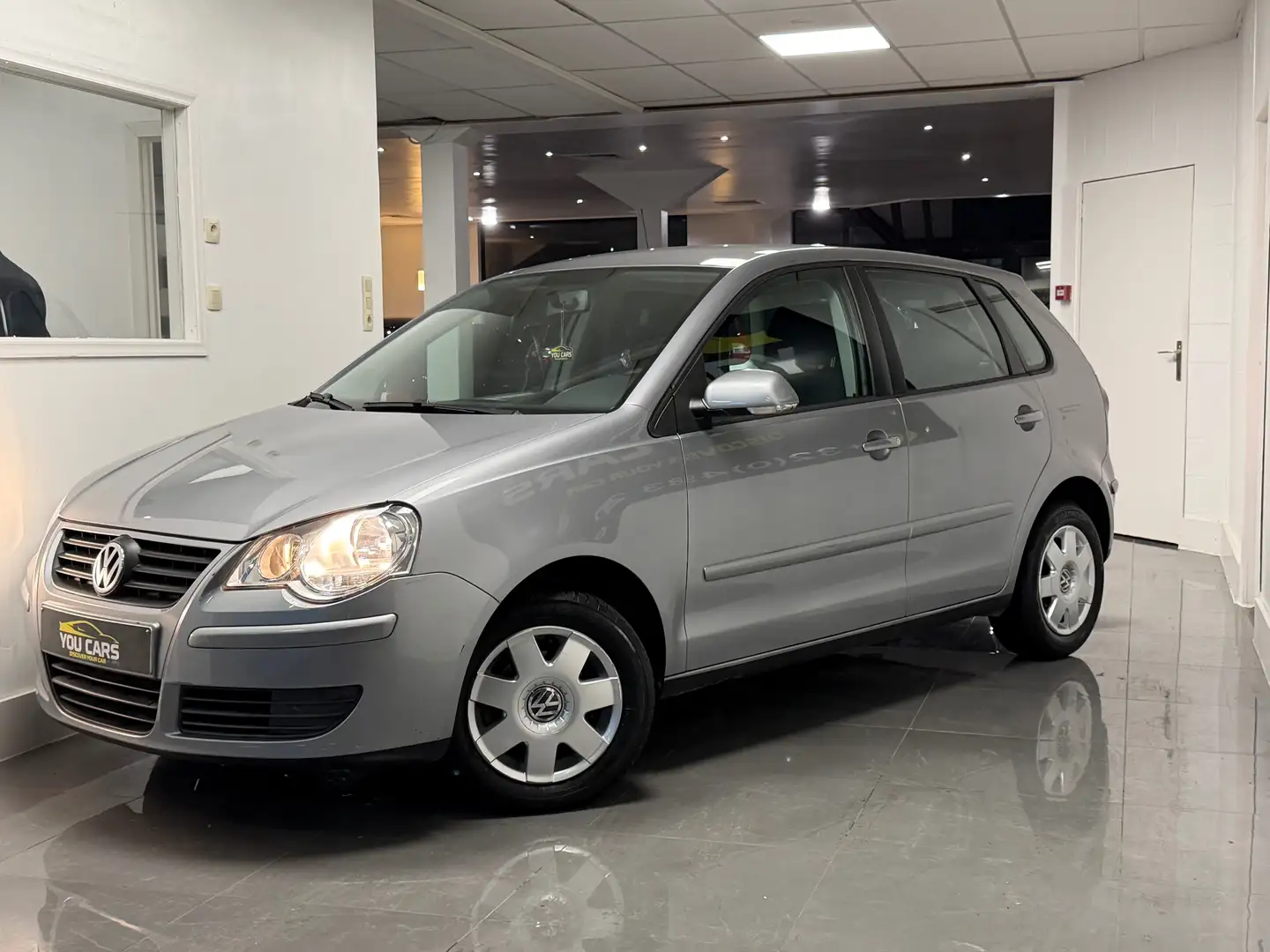 Volkswagen Polo Polo 1.2 Comfortline Gris - 2