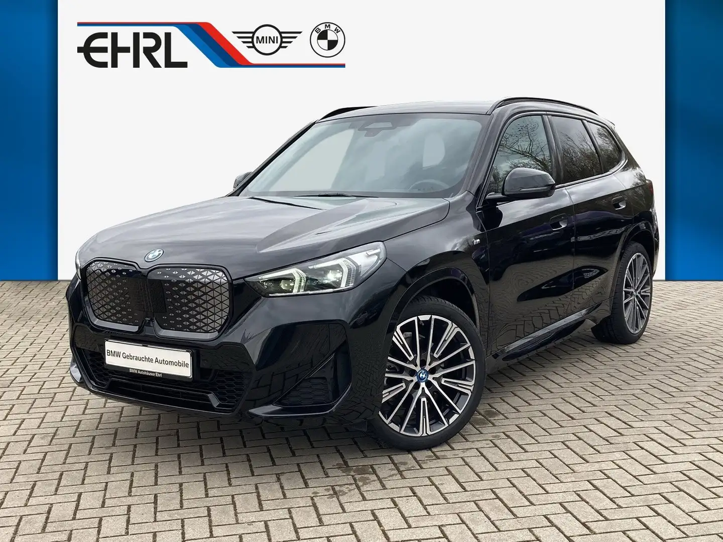 BMW iX1 xDrive30 34% Preisvorteil ggü. UPE: 75.080€ Schwarz - 1