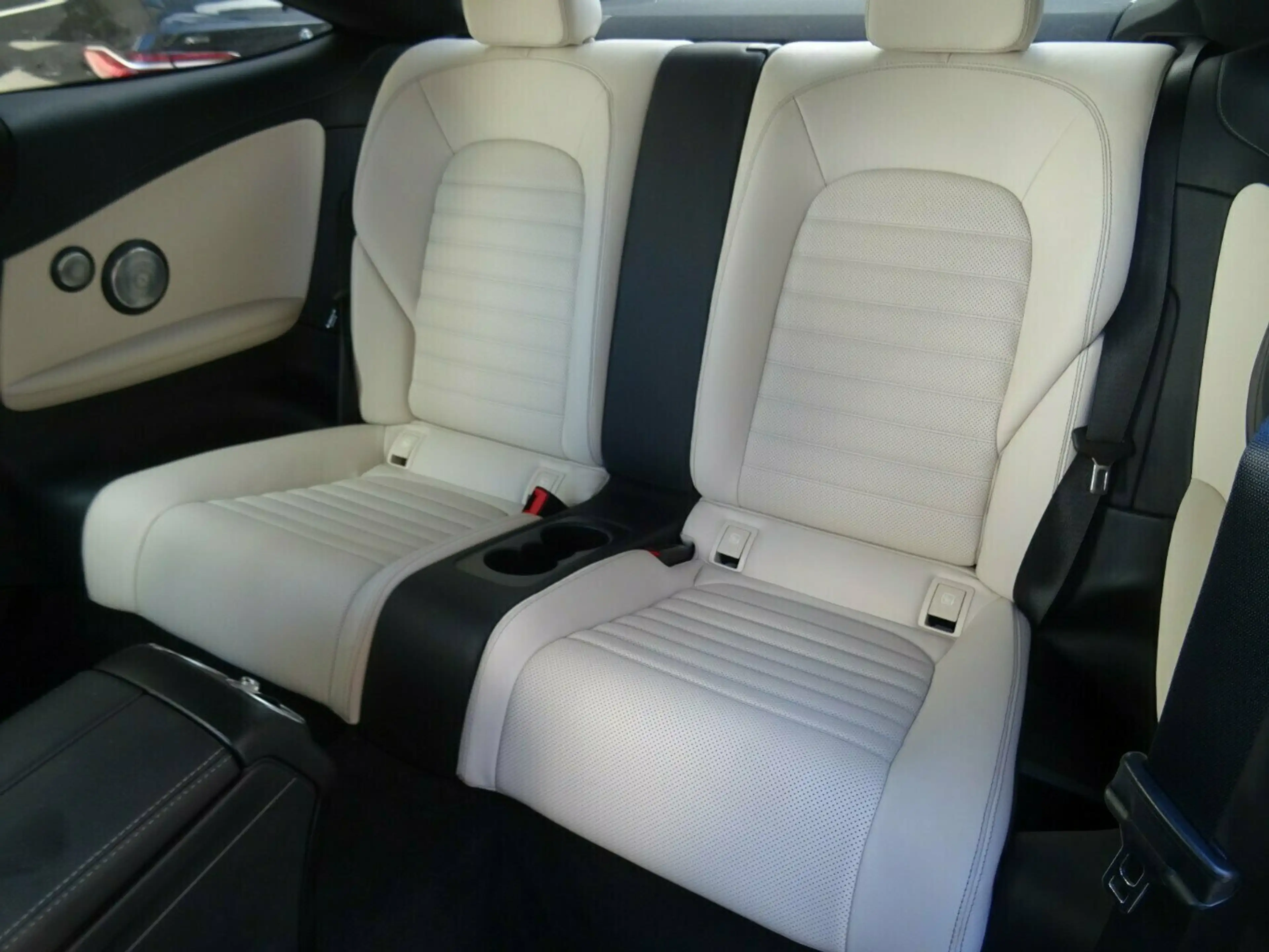 Mercedes-Benz C 200 Coupe AMG Line 4Matic 9G-Tronic,Leder,360°,ACC — photo 7
