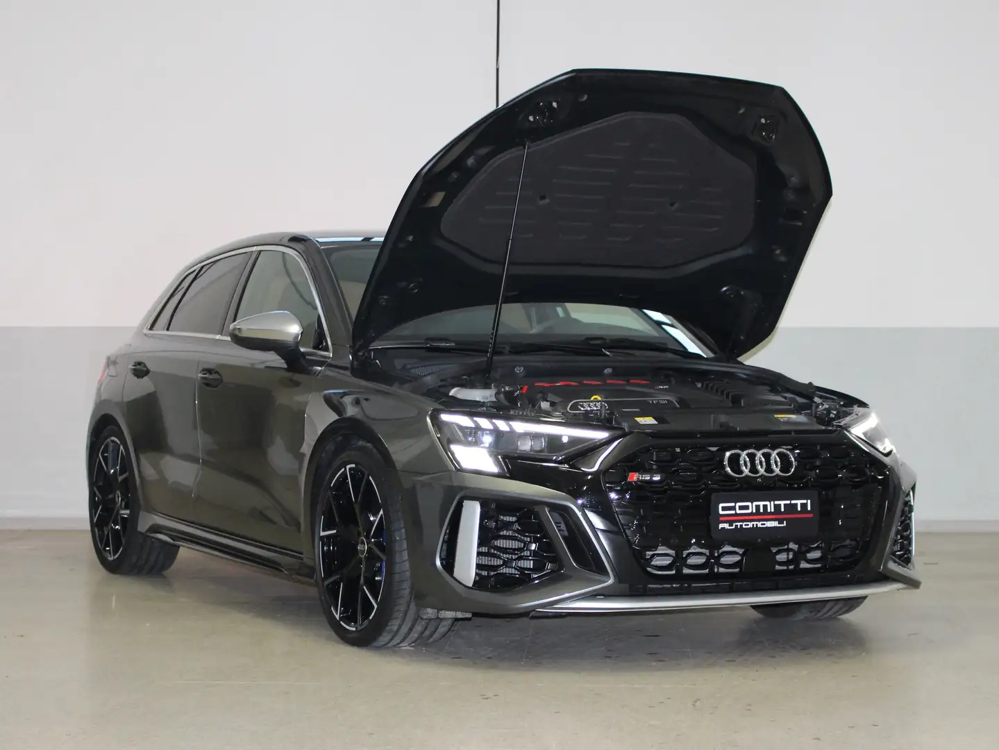 Audi RS3 Sportback 2.5 tfsi quattro s-tronic Dynamic Grau - 2