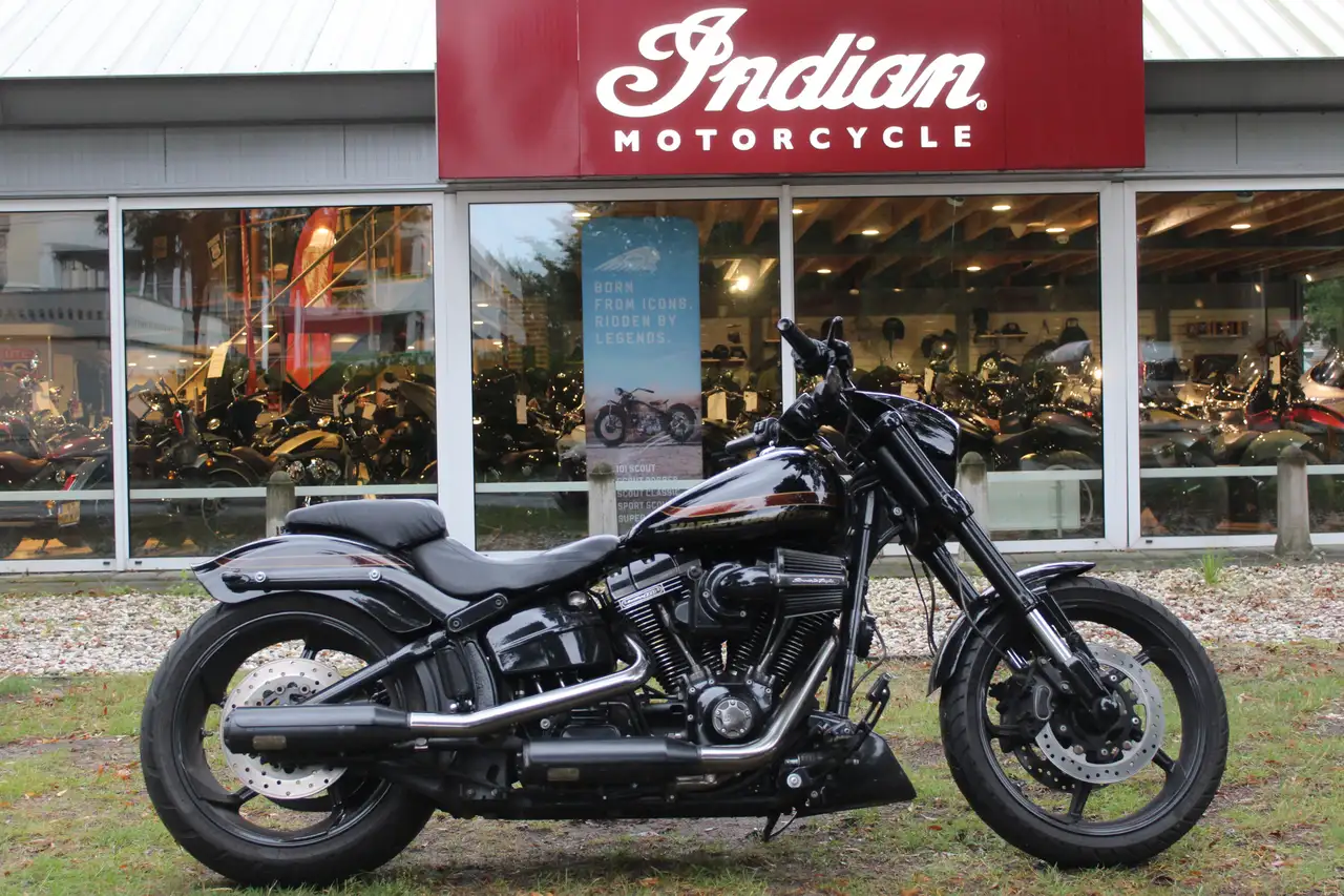 Harley-Davidson CVO Breakout