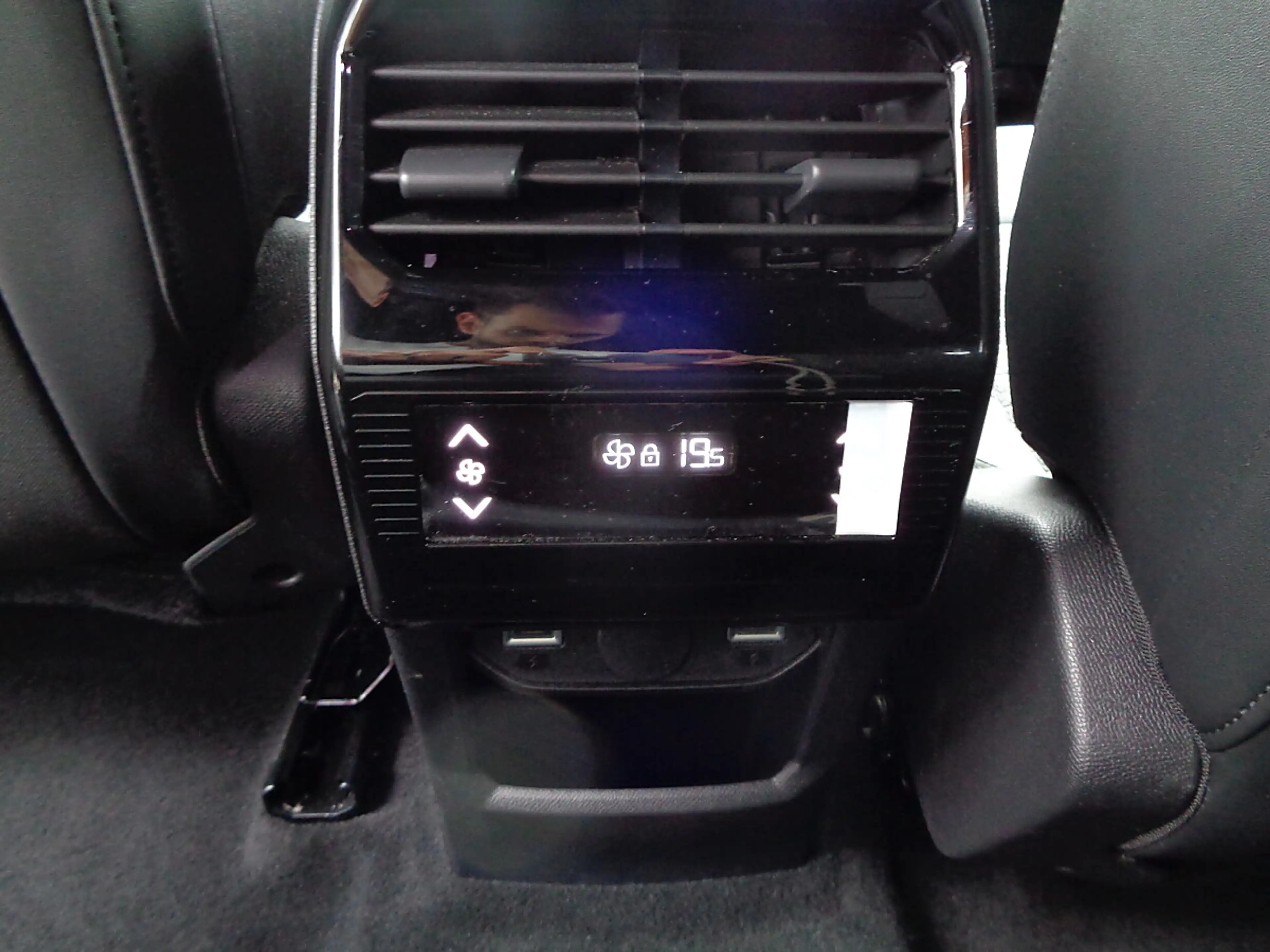 Peugeot 5008 mHEV 145 e-DCS6 Automatik Mildhybrid NAVI LED 3... — photo 12