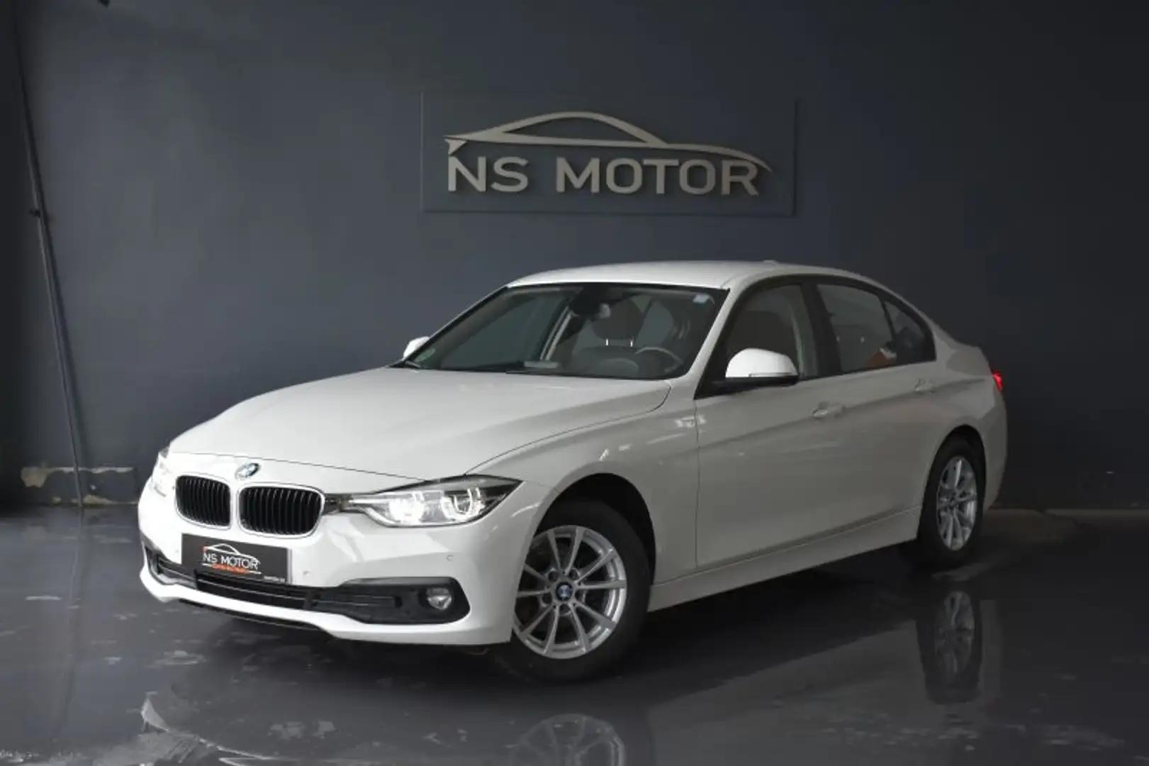 BMW 318 318dA Business Blanc - 1
