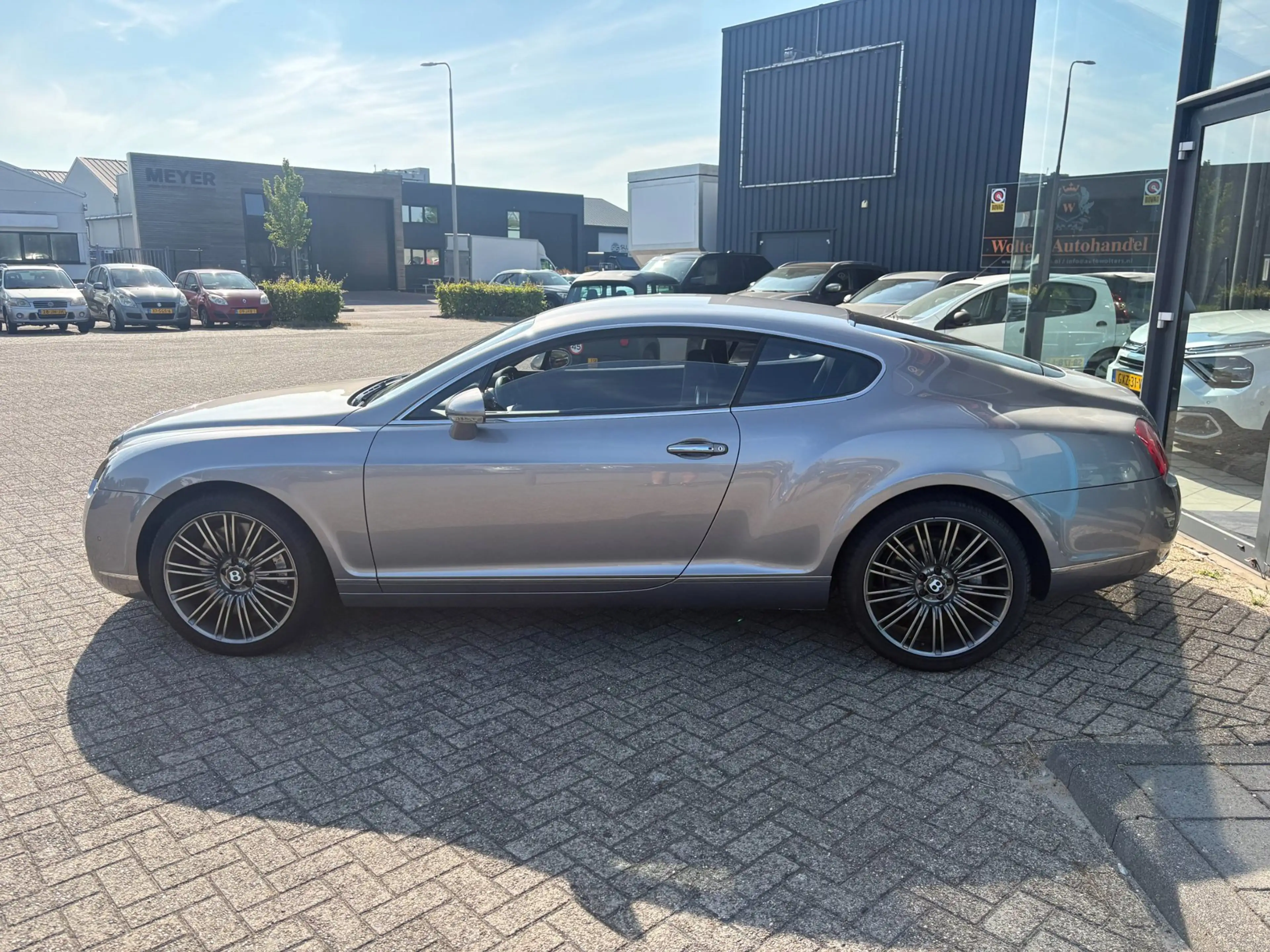Bentley Continental GT 6.0 W12 — photo 2