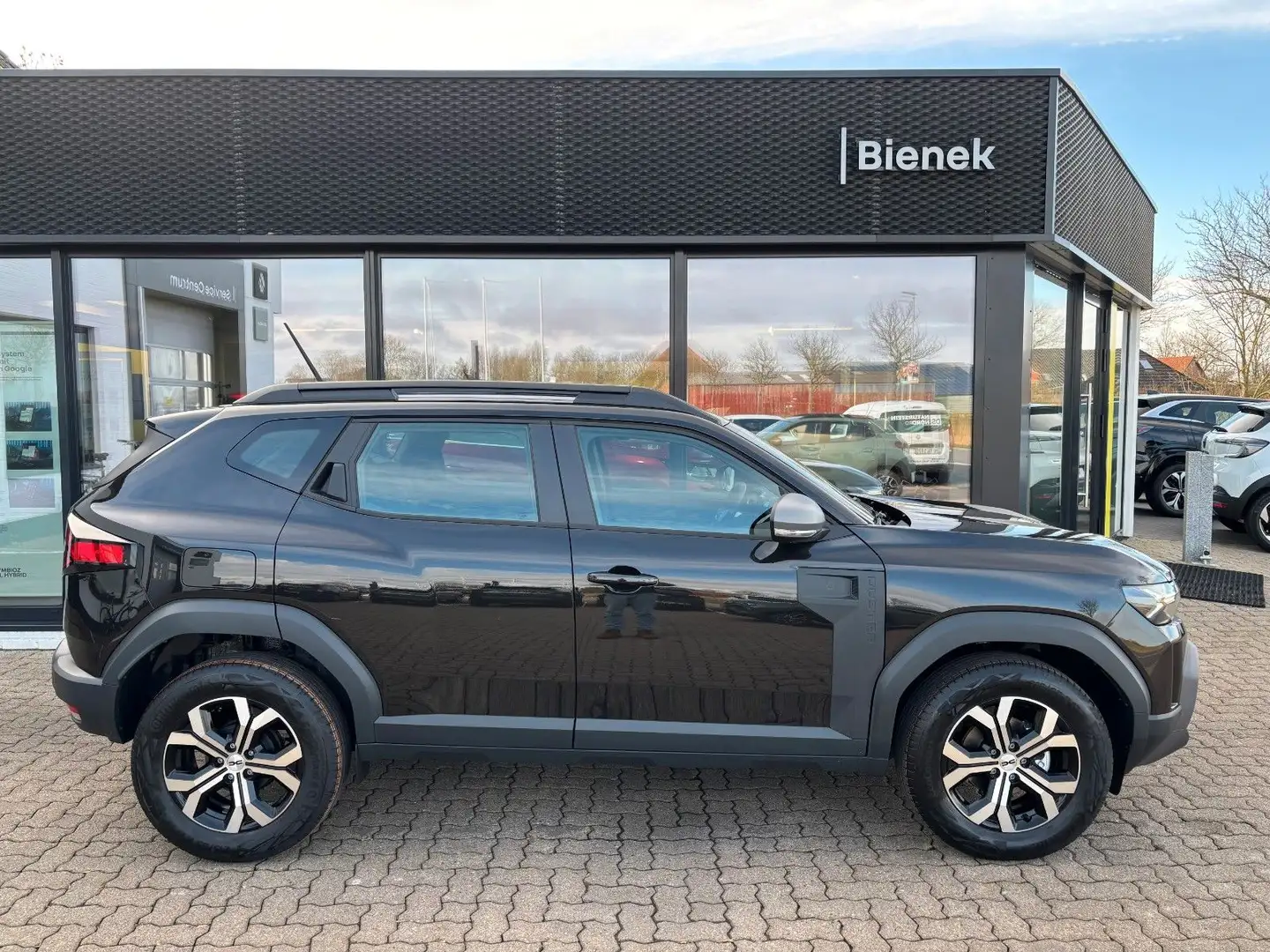 Dacia Duster Expression TCe 130 Schwarz - 1