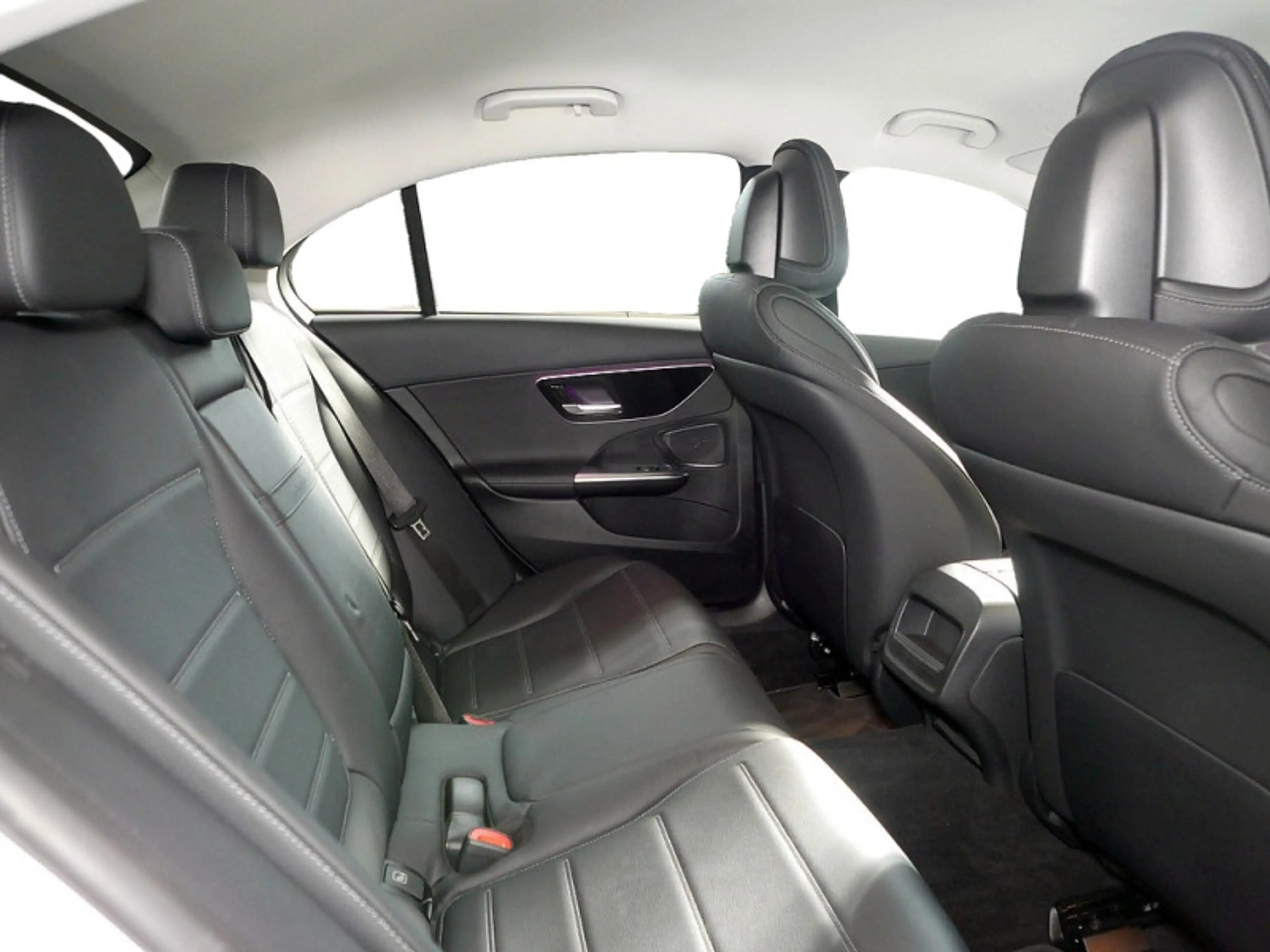 Mercedes-Benz C 300 d // AVANTGARDE DISTR KAMERA SPUR PDC SHZ — photo 8