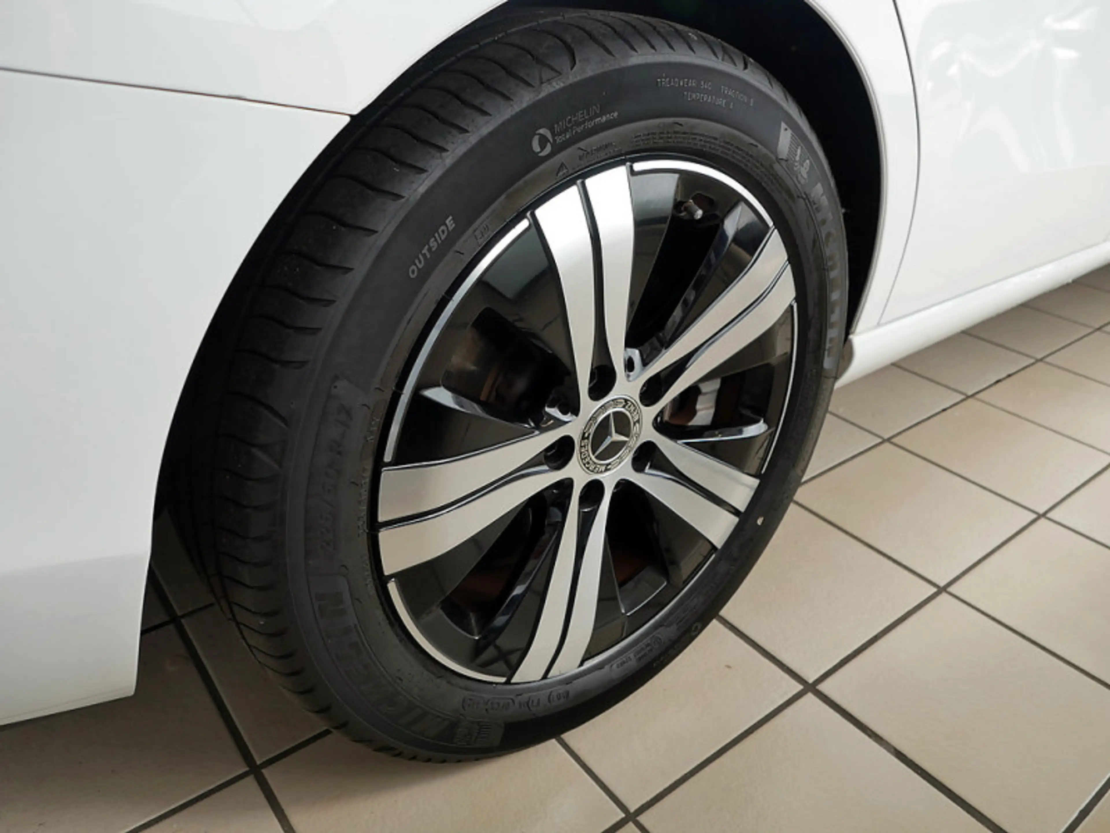 Mercedes-Benz C 300 d // AVANTGARDE DISTR KAMERA SPUR PDC SHZ — photo 11
