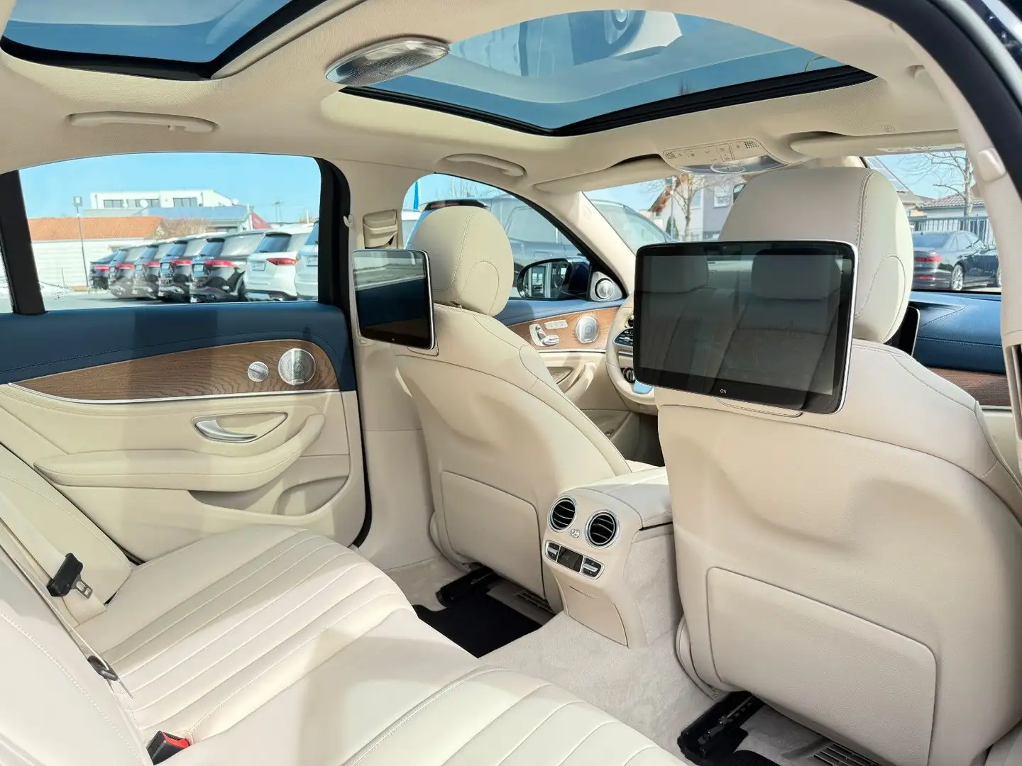 Mercedes-Benz E 350 E350d*AMG-PAKET*INDIVIDUAL*360°HUD*ACC*BURMESTER Albastru - 1