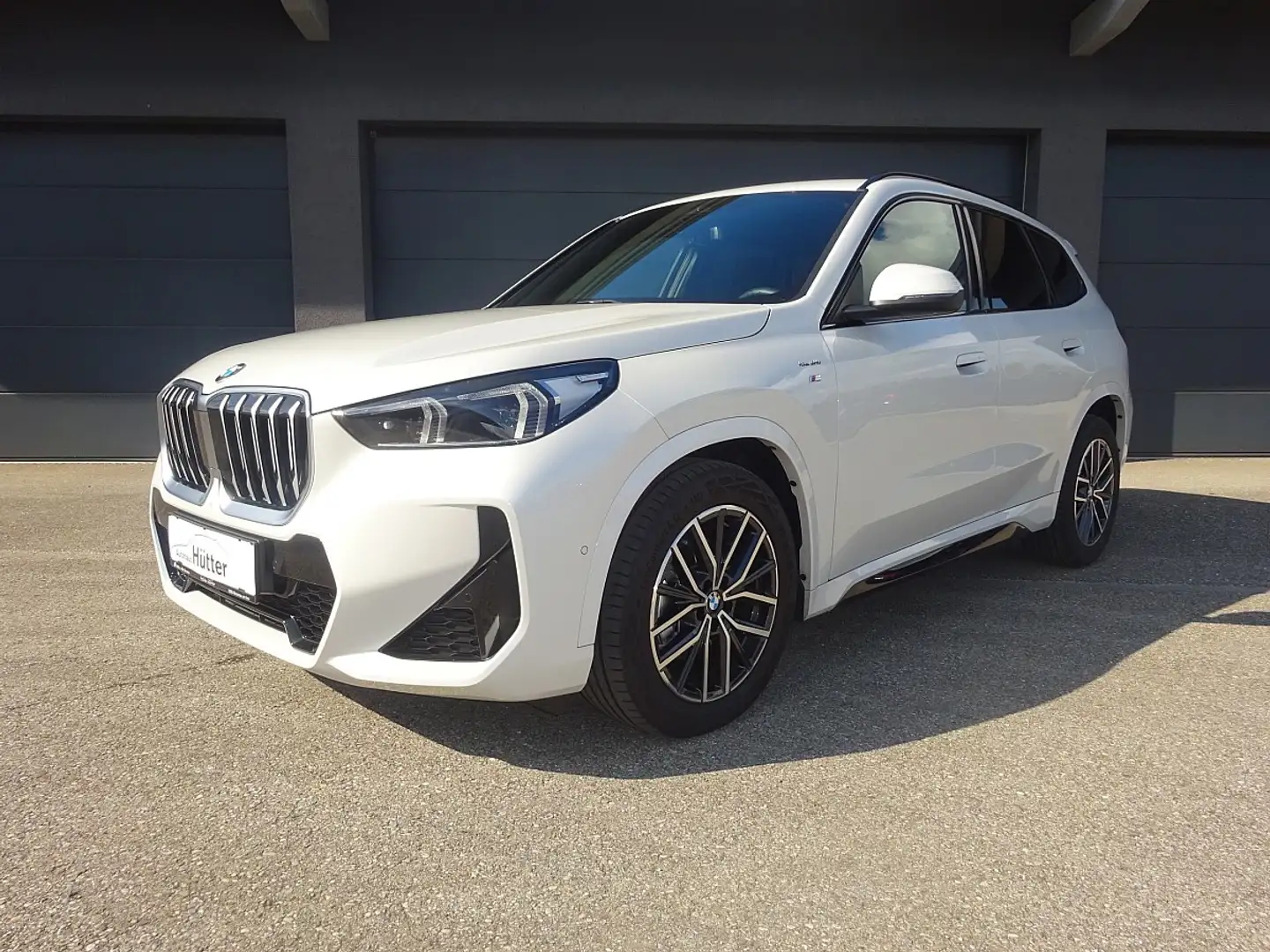 BMW X1 sDrive20d Aut. AHK, M-Sport, Premium Paket! Weiß - 2