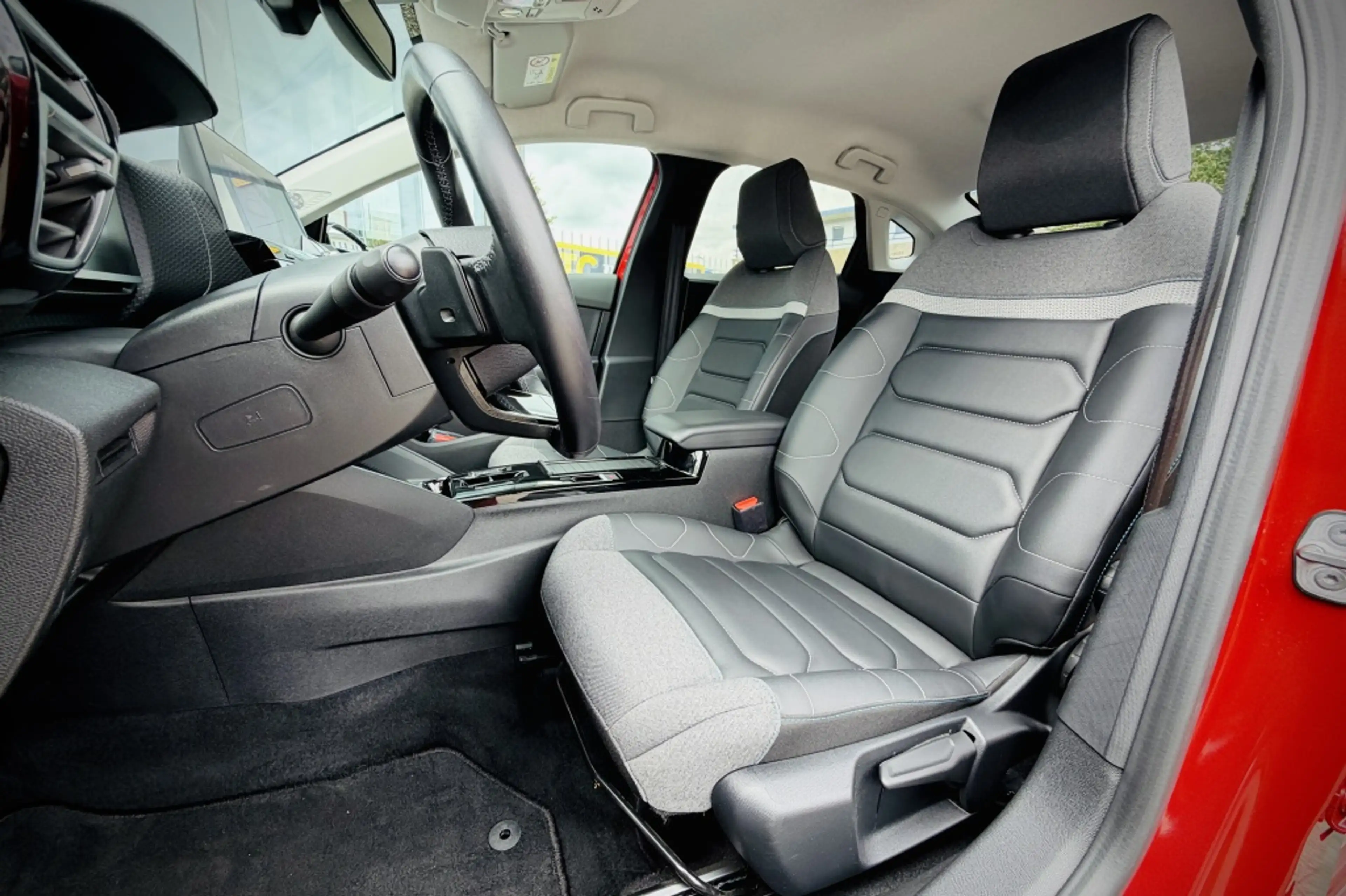 Citroen C4 X 1.2 PT. Shine — photo 13