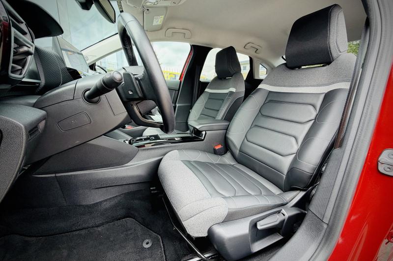 Citroen C4 X 1.2 PT. Shine — photo 13