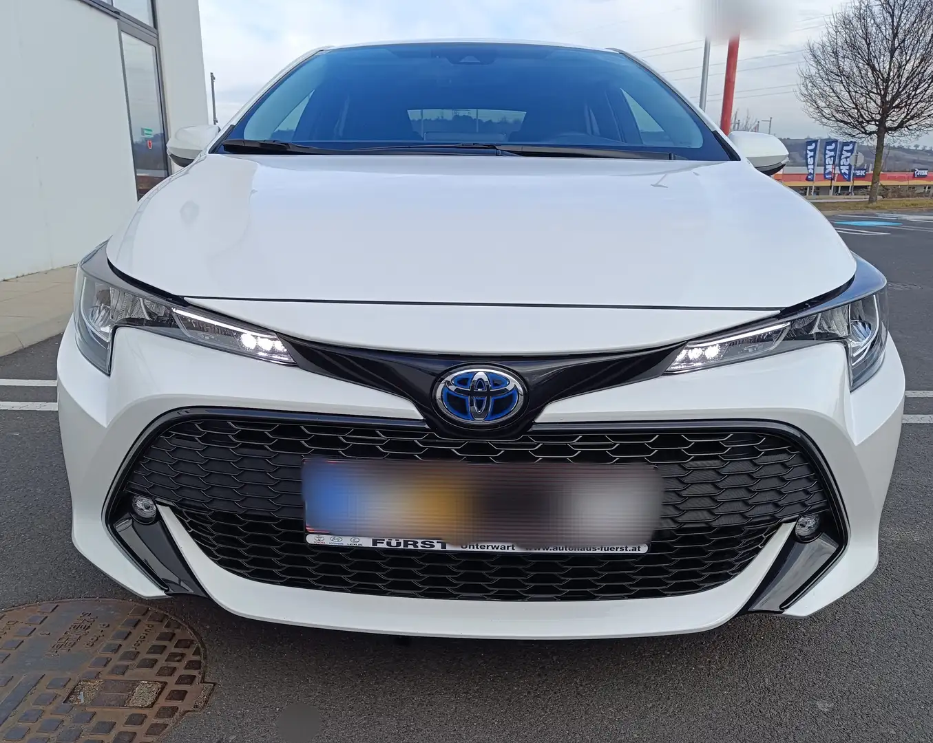 Toyota Corolla Corolla 1,8 Hybrid Active Active Weiß - 2