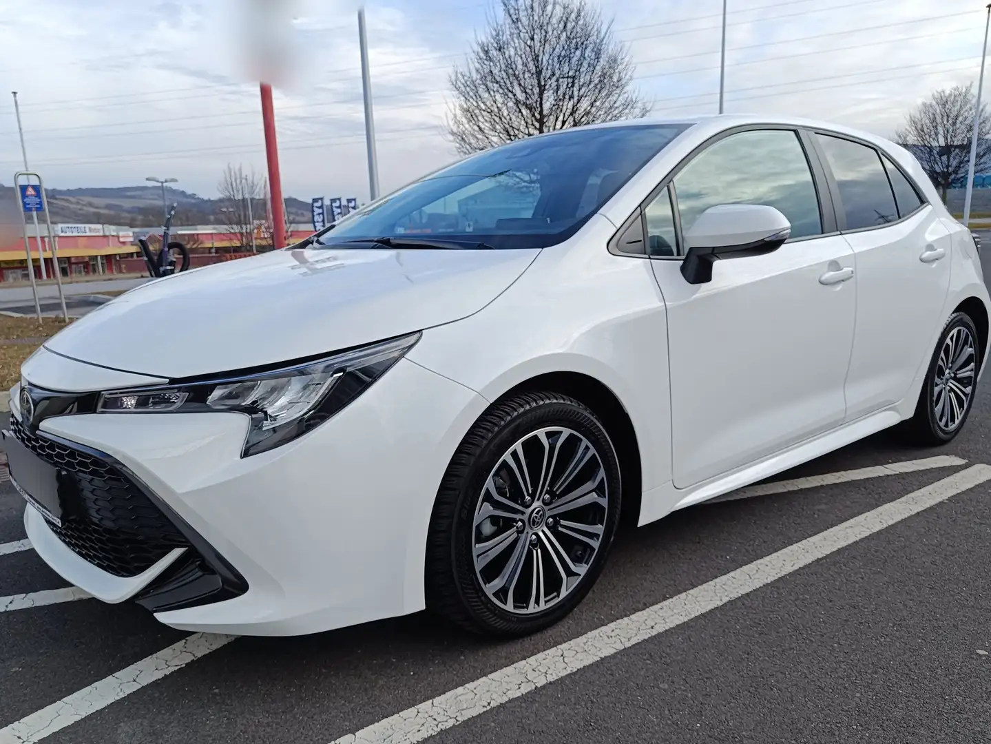 Toyota Corolla Corolla 1,8 Hybrid Active Active Weiß - 1