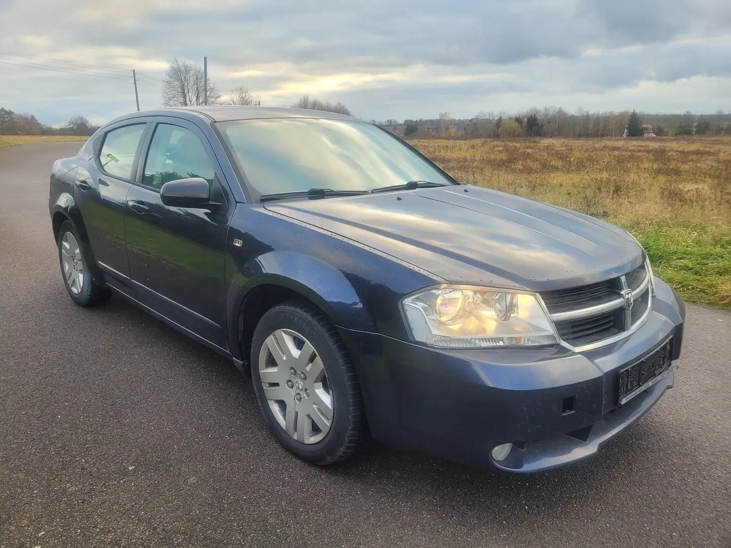 Dodge Avenger Tüv bei Kauf neu. Grau - 2