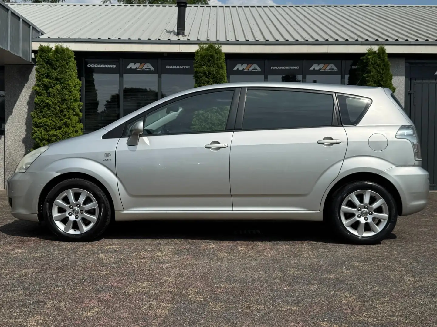 Toyota Corolla Verso 1.8 VVT-i Terra 7PERS |A/C|Navi|1E EIG Grijs - 2