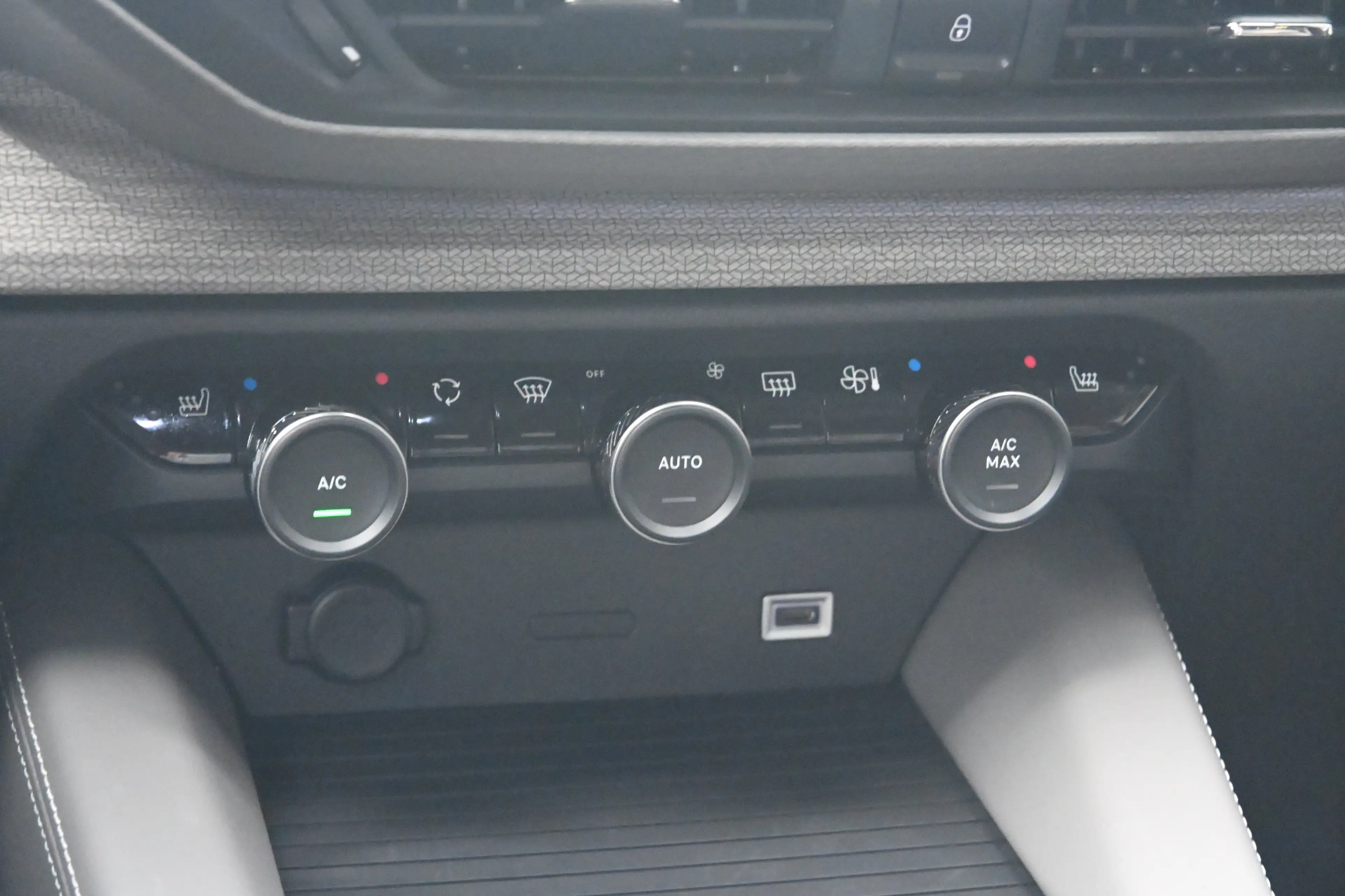 Citroen C5 X 1.6 Plug-in Hybrid 180 Plus | Navigatie | Vol-Lede — photo 17