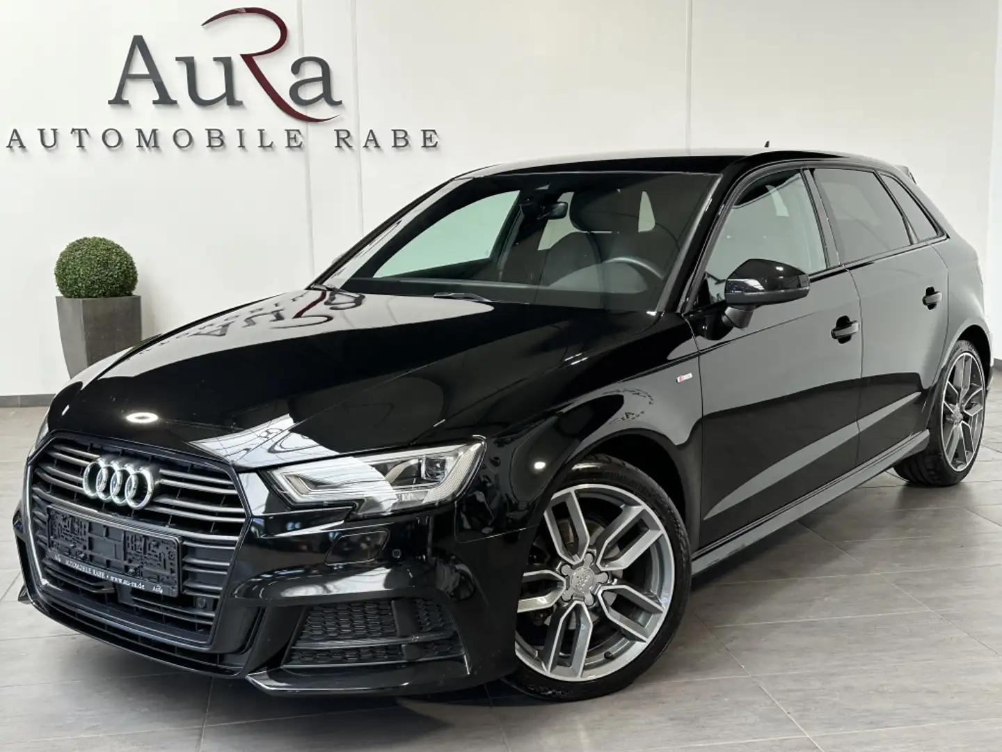 Audi A3 SpB 35 TFSI S-Line Black NAV+LED+AHK+DIGDISPLAY Black - 1