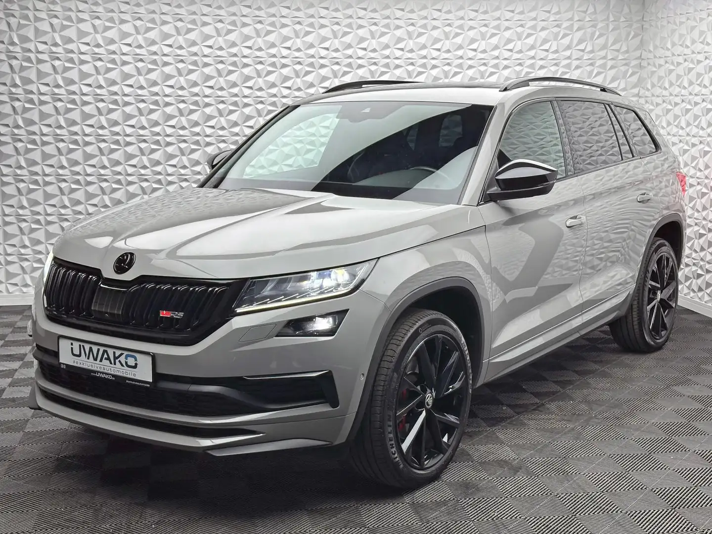 Skoda Kodiaq RS TDI 4X4/7-SITZE/PANO/STDHZ/AHK/ACC/360 Gris - 2