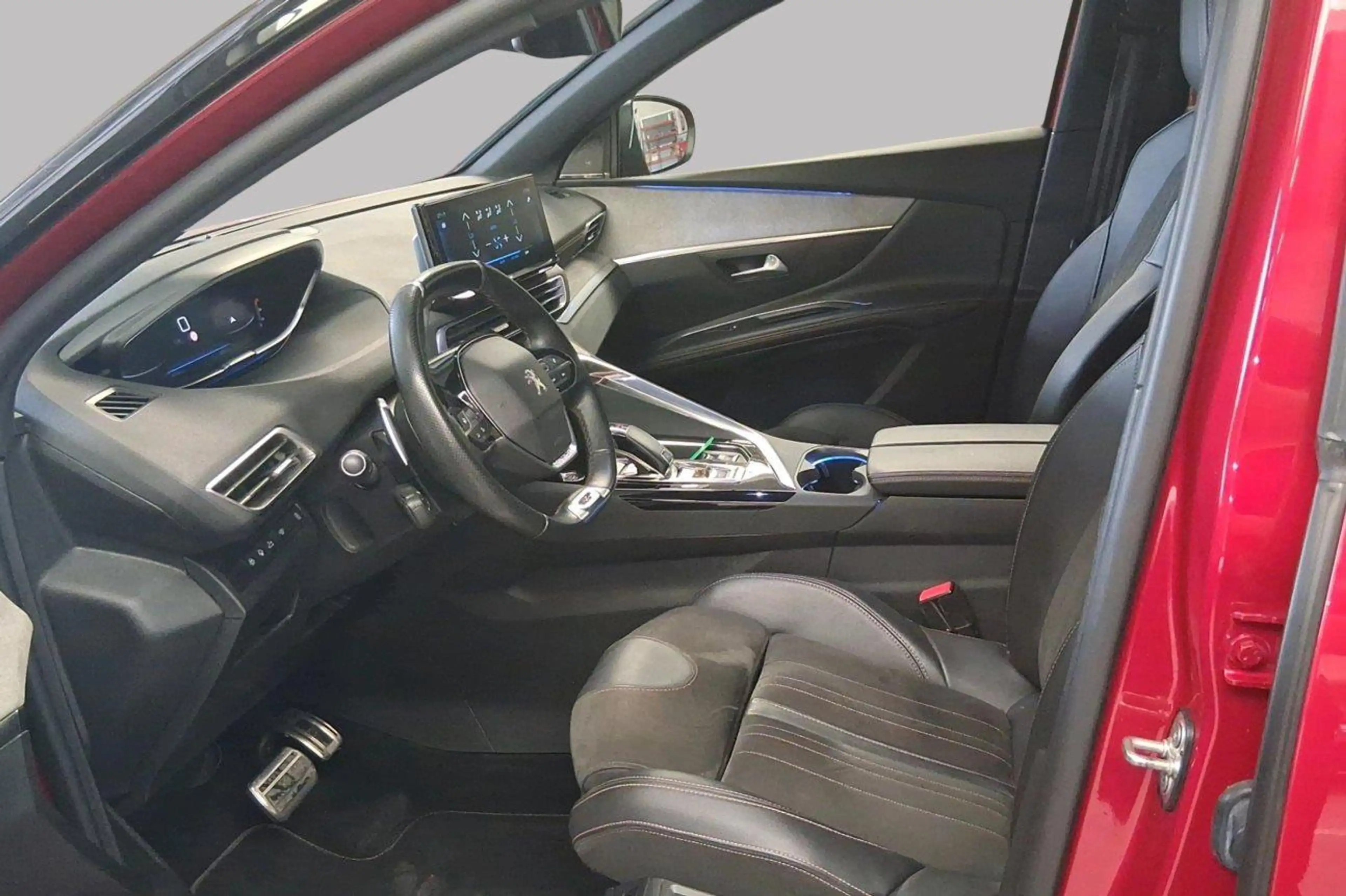 Peugeot 5008 II GT — photo 10