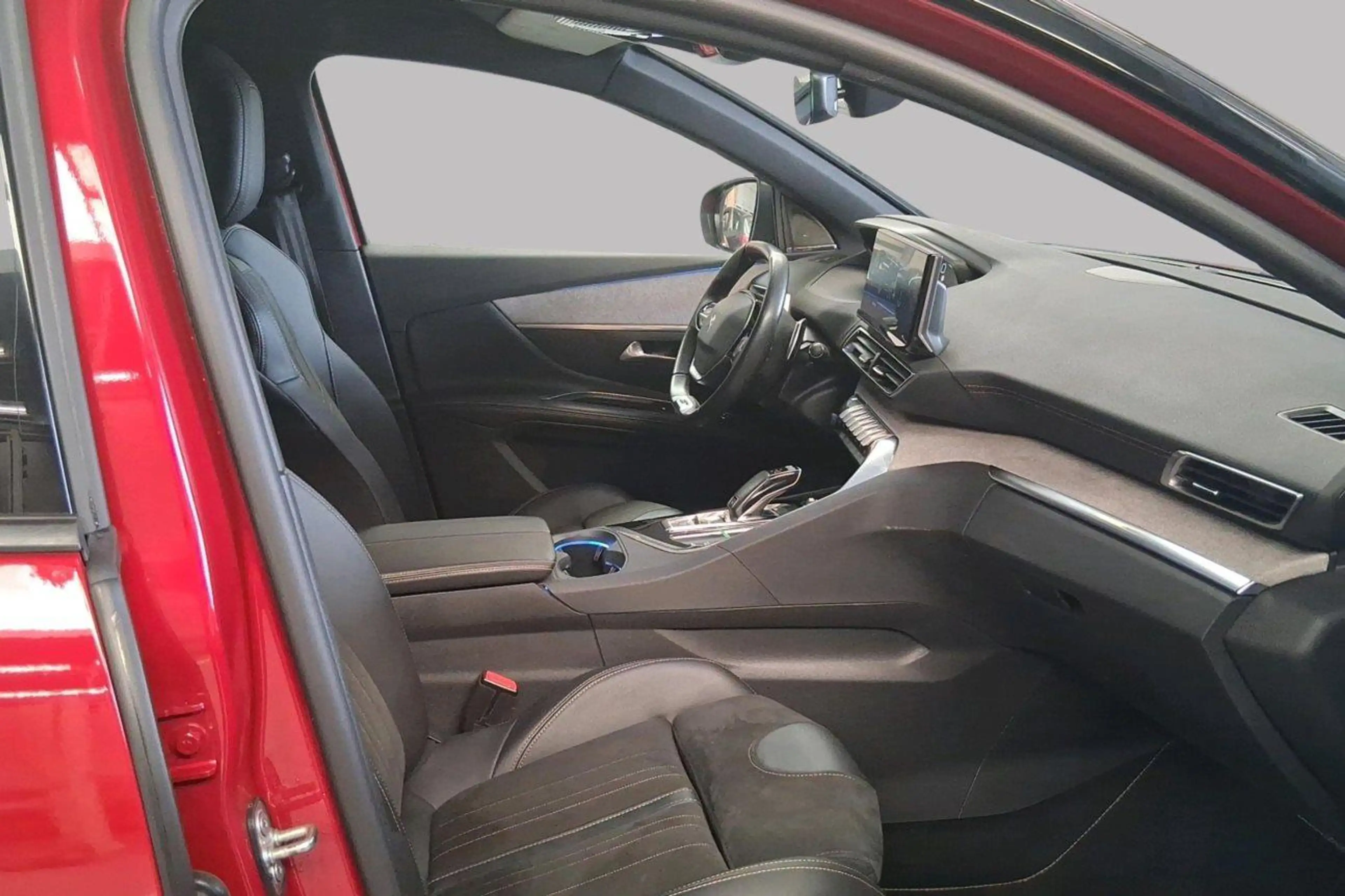Peugeot 5008 II GT — photo 8