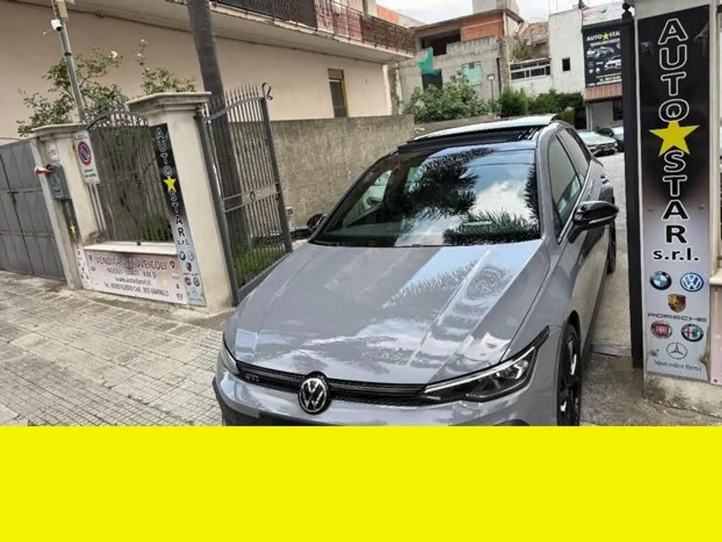 Volkswagen Golf - 1