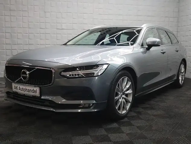 Volvo V90 Kombi Momentum Pro Xenon Navi Leder Kamera
