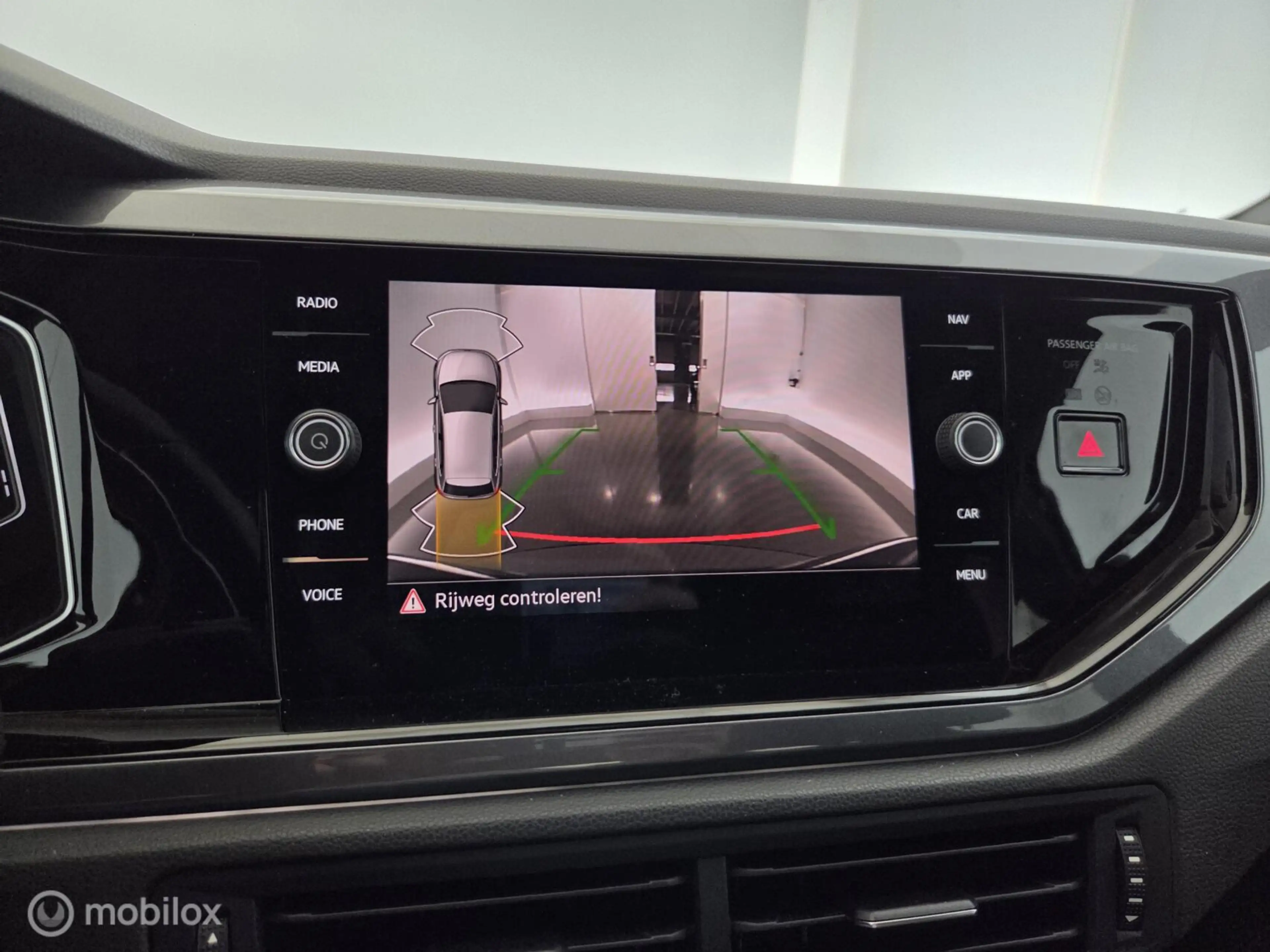 Volkswagen Polo GTI 2.0 TSI — photo 11