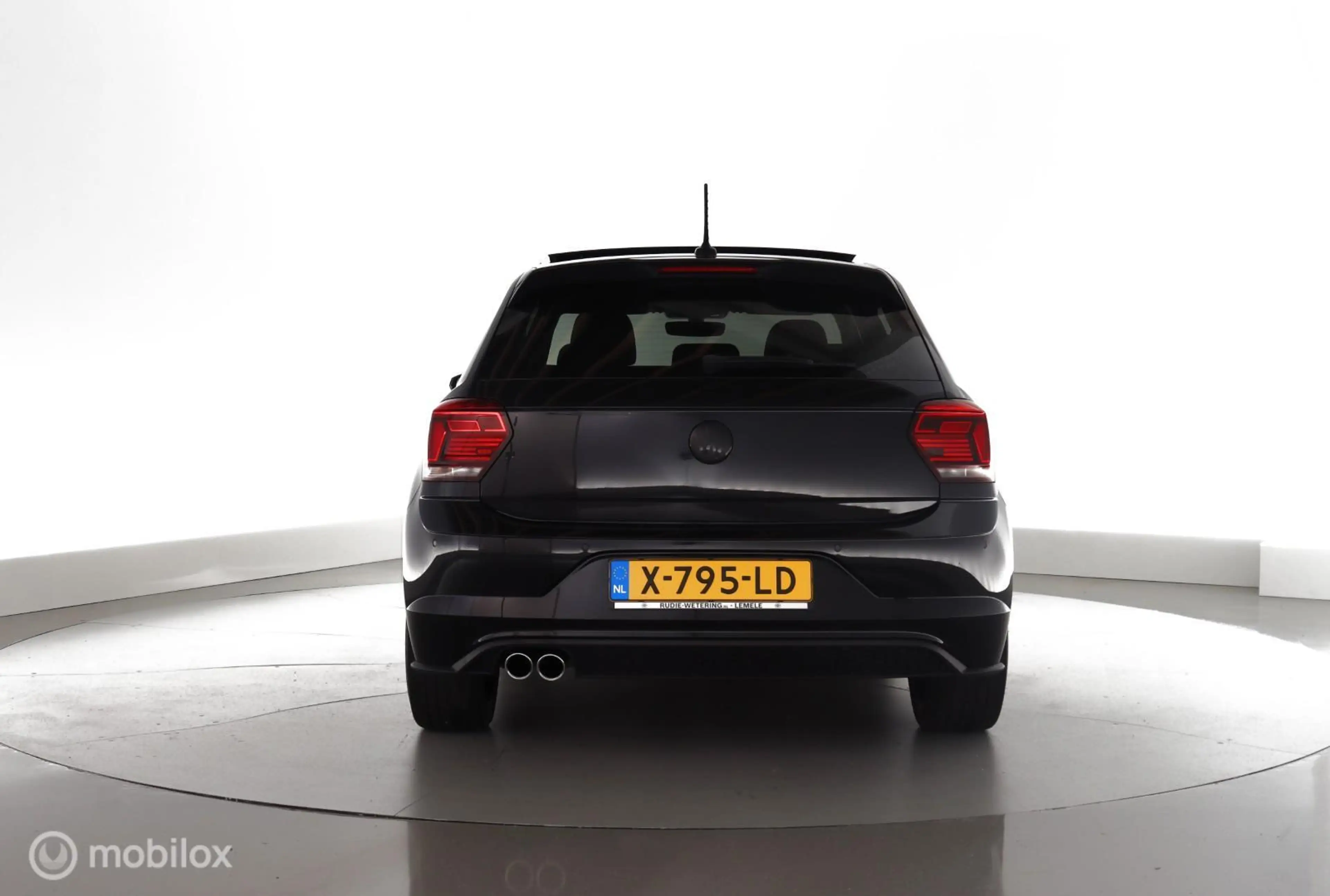 Volkswagen Polo GTI 2.0 TSI — photo 19
