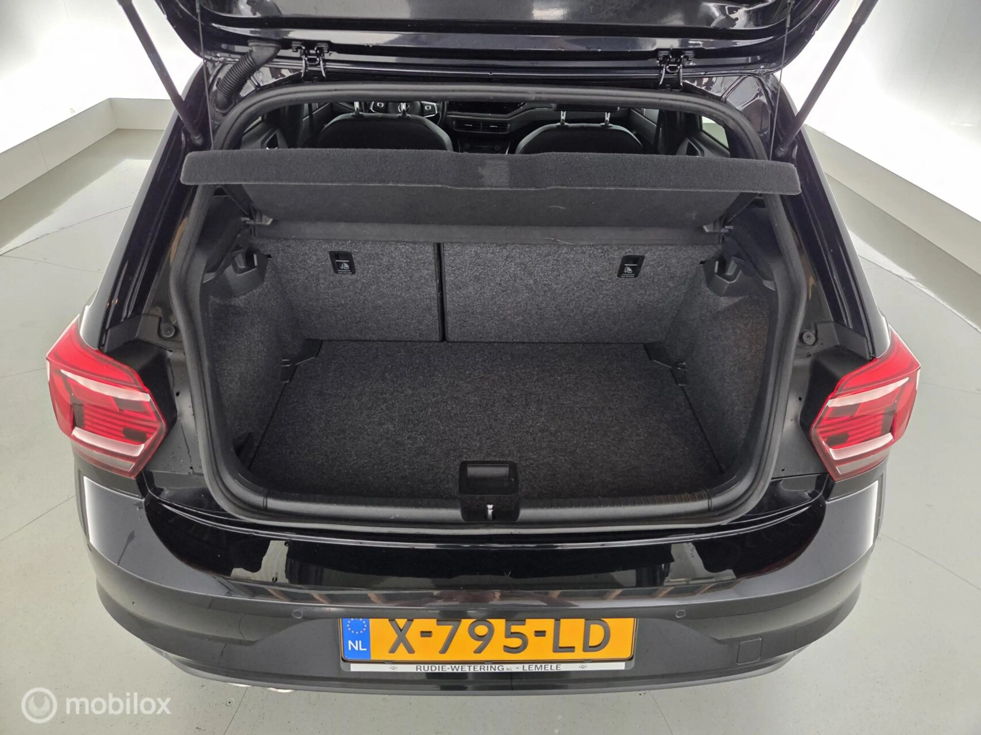 Volkswagen Polo GTI 2.0 TSI — photo 16