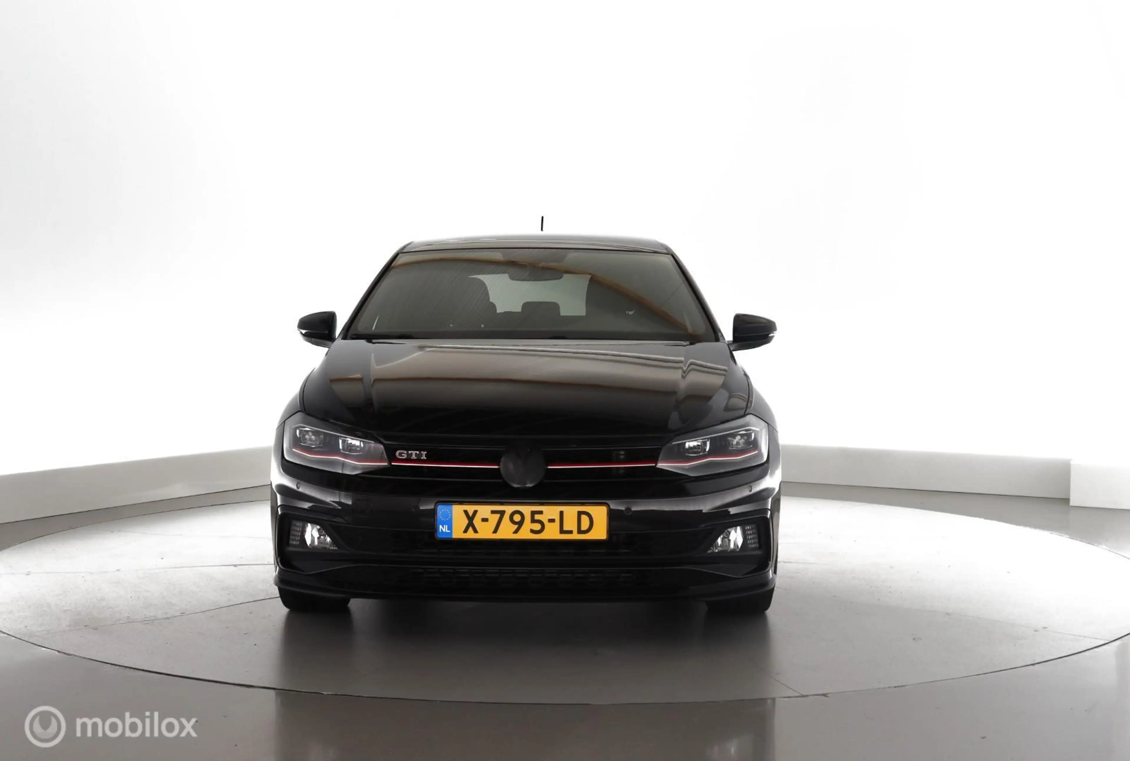 Volkswagen Polo GTI 2.0 TSI — photo 18
