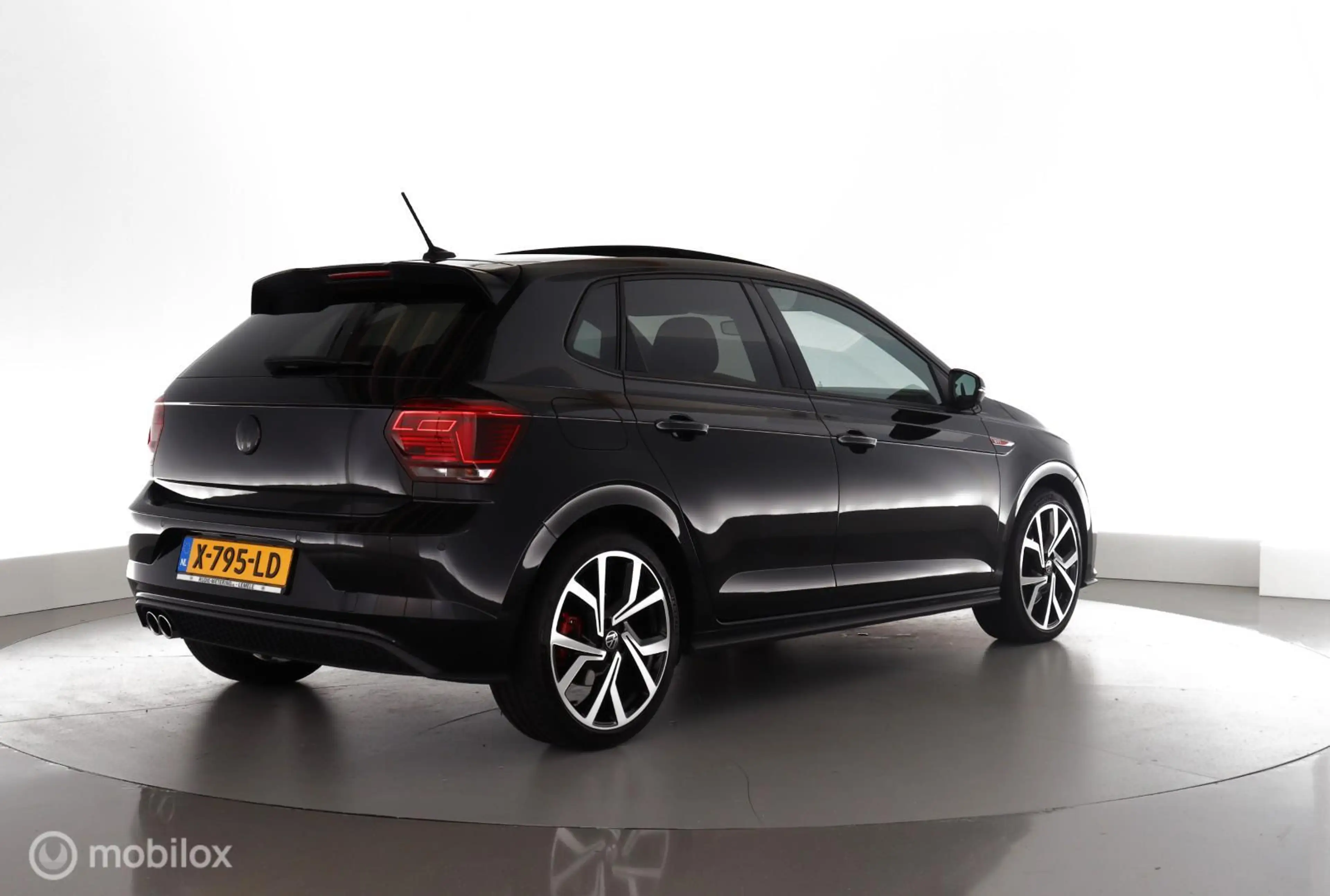 Volkswagen Polo GTI 2.0 TSI — photo 3