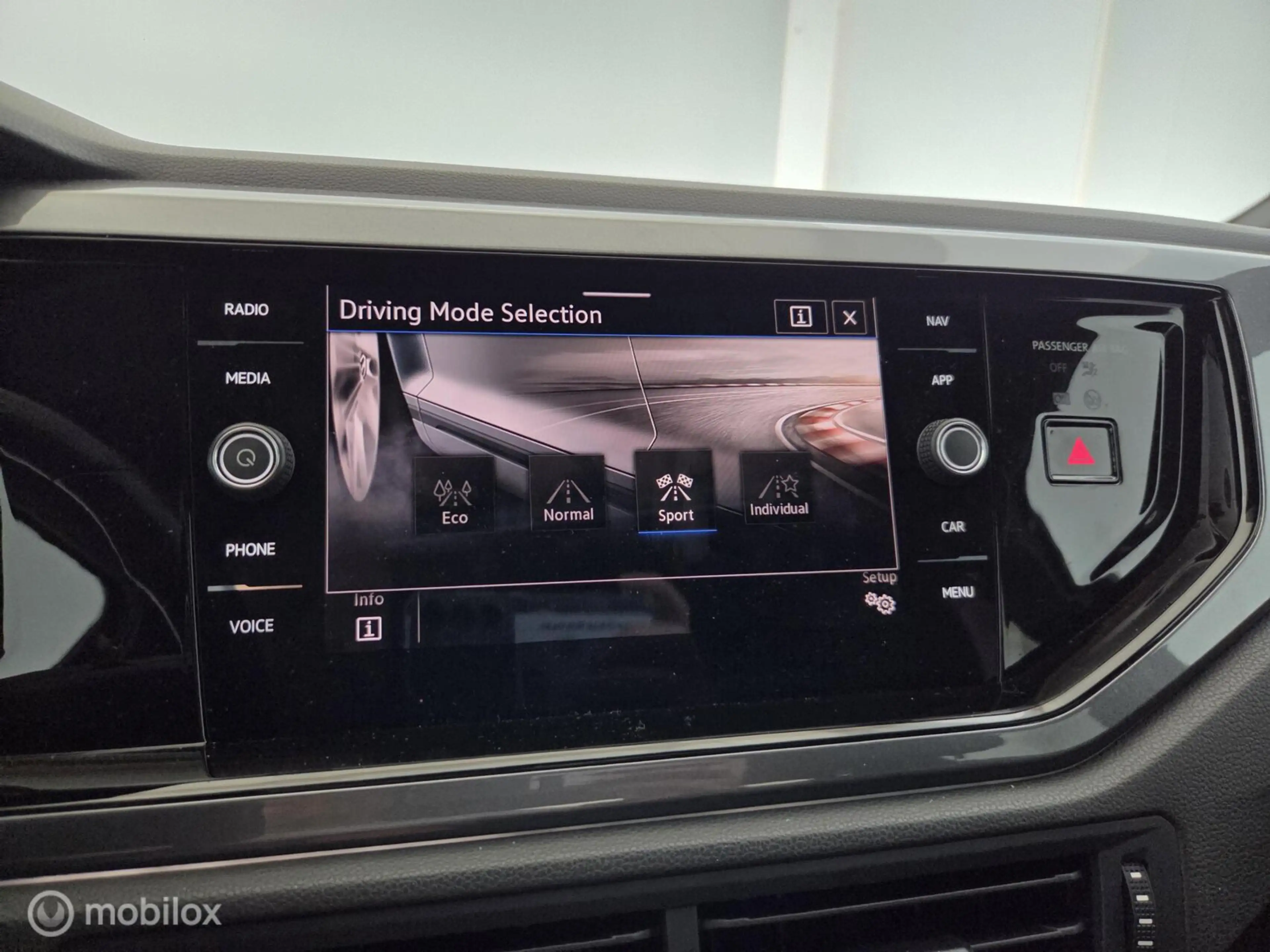 Volkswagen Polo GTI 2.0 TSI — photo 10