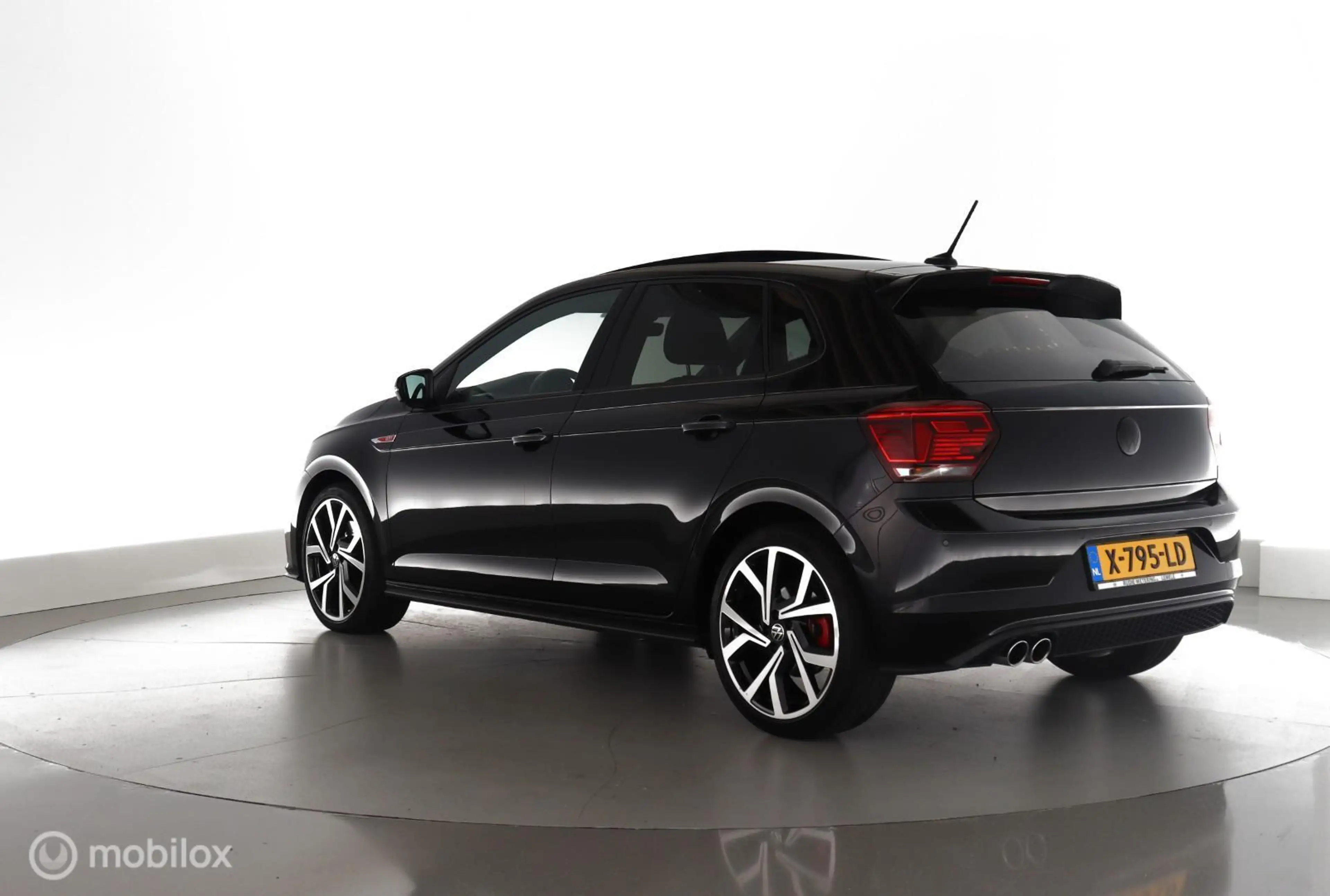 Volkswagen Polo GTI 2.0 TSI — photo 4