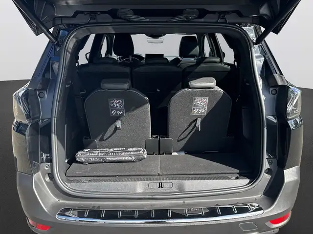 Peugeot 5008 view 9