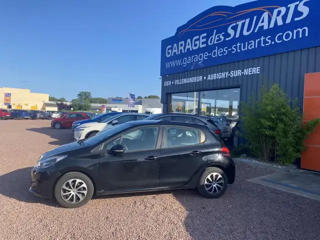 Peugeot 208 view 4