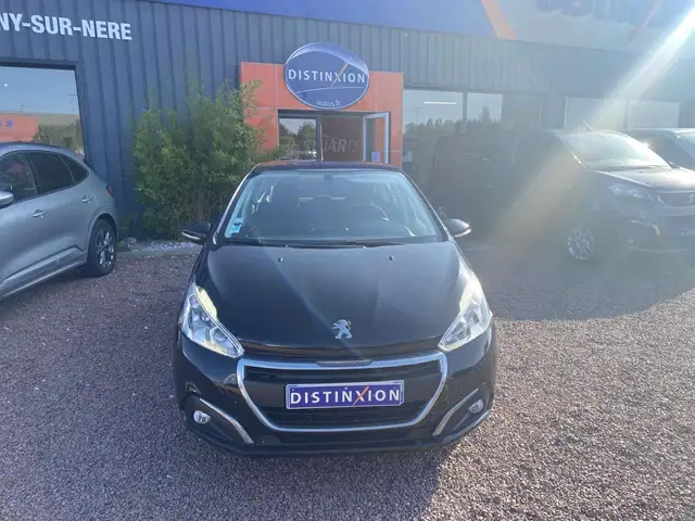 Peugeot 208 view 3