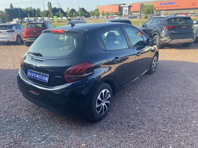 Peugeot 208 view 6