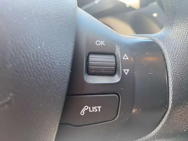 Peugeot 208 view 22