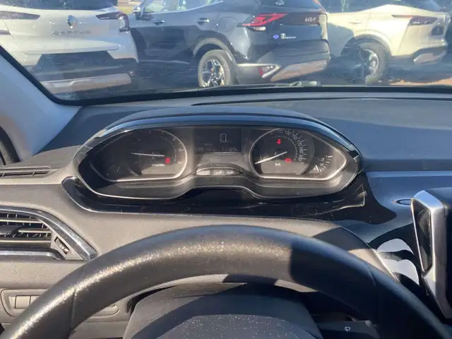 Peugeot 208 view 26