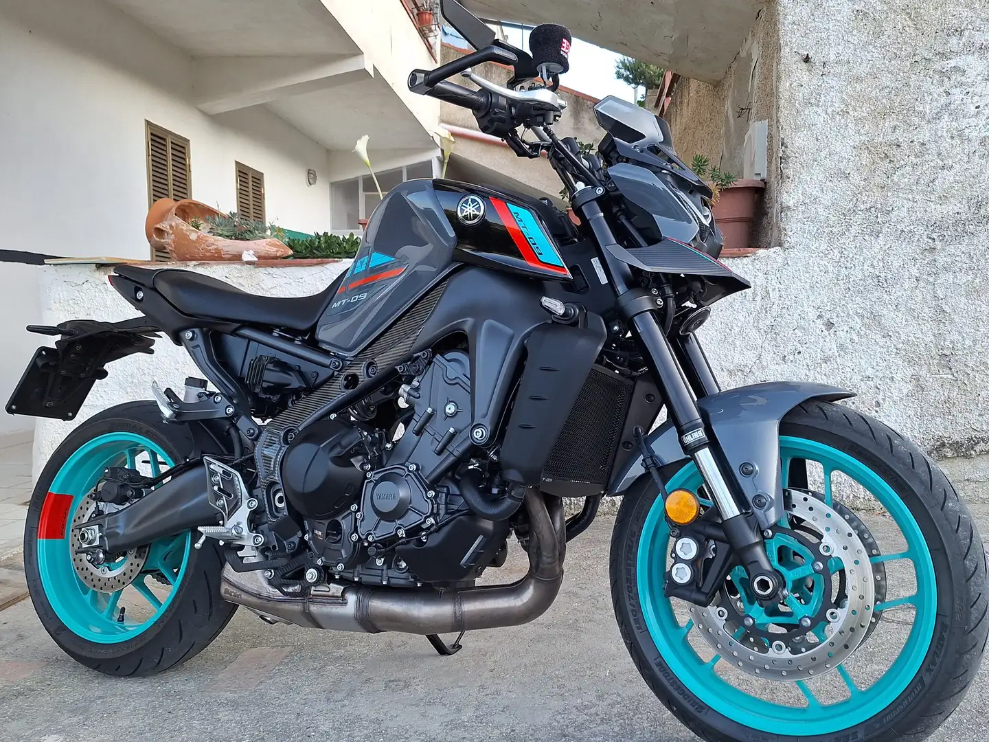 Yamaha MT-09 Grigio - 1