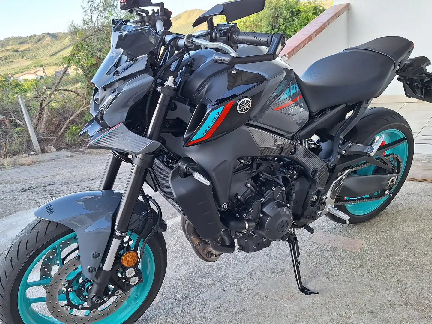 Yamaha MT-09 Grigio - 2