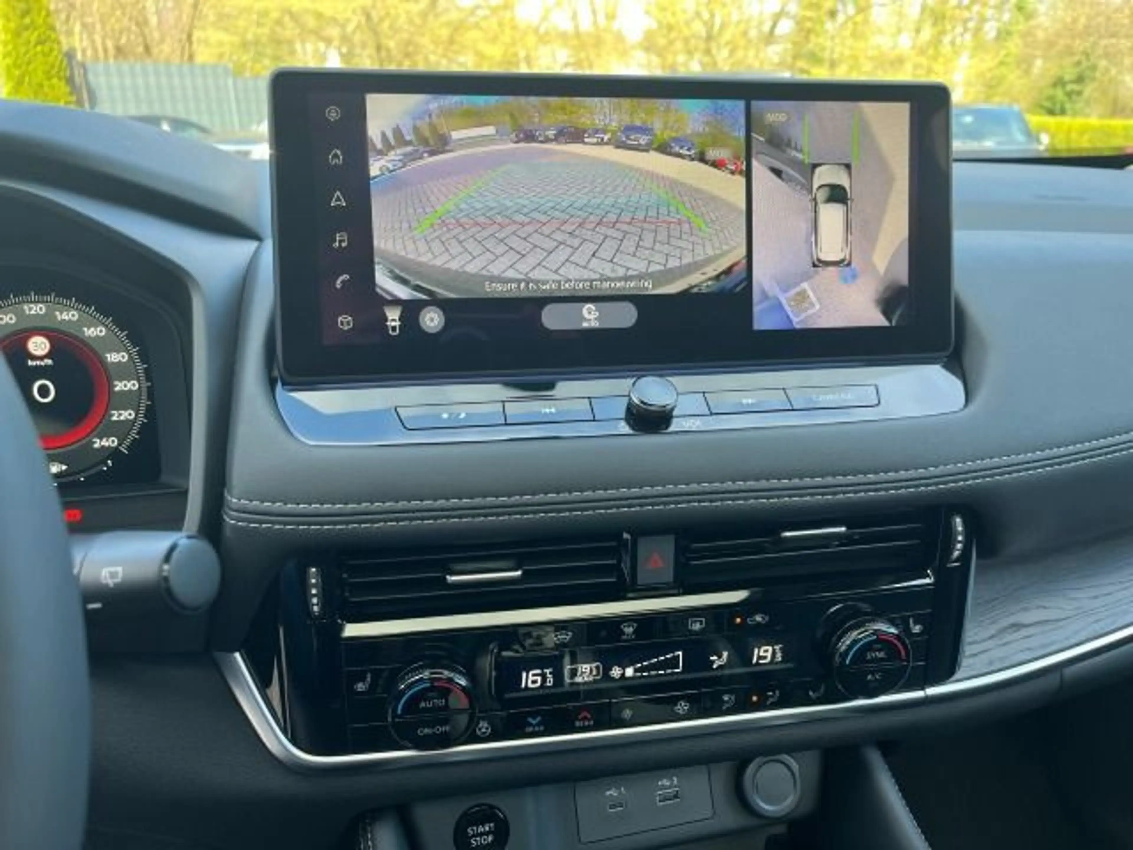 Nissan X-Trail Tekna+ 1.5 VC-T e-Power 204PS 20" — photo 15