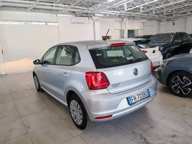 Volkswagen Polo view 5