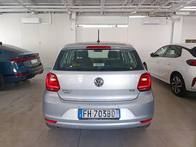 Volkswagen Polo view 6