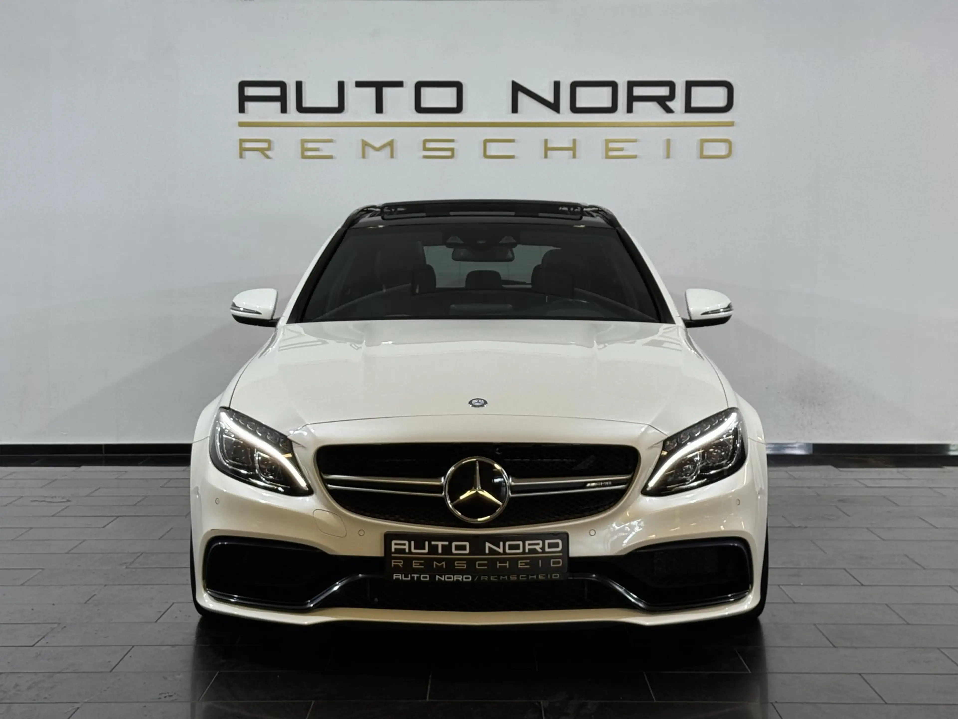 Mercedes-Benz C 63 AMG s T *Pano*Designo*S-AGA*H-UP*Memory*Cam — photo 2