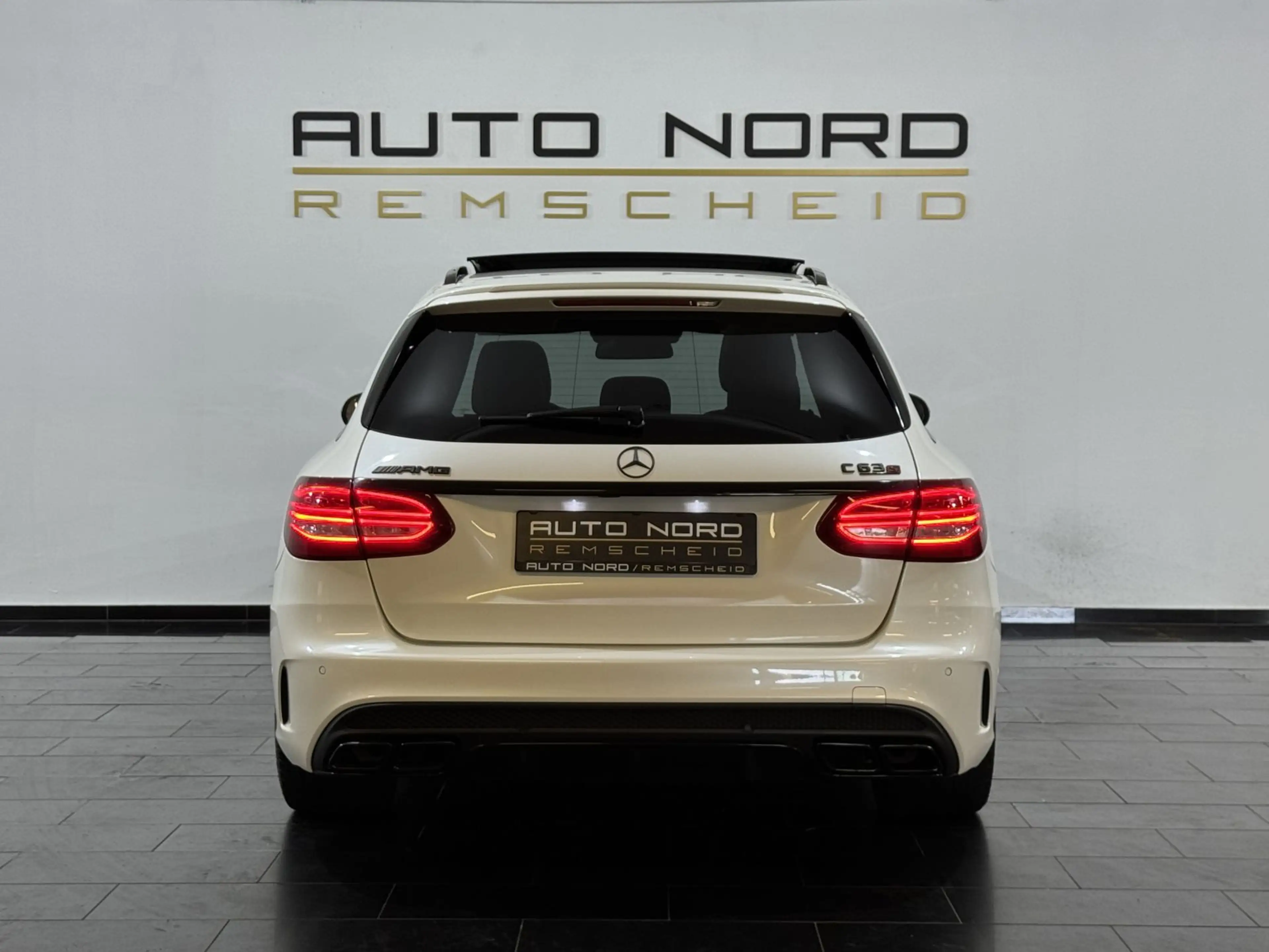 Mercedes-Benz C 63 AMG s T *Pano*Designo*S-AGA*H-UP*Memory*Cam — photo 10
