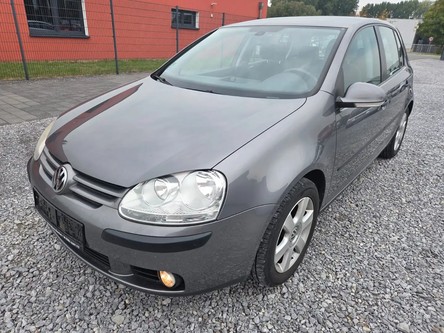 Volkswagen Golf V Lim. Trendline 1,6 Navi/Klima/Temp/LPG Grau - 2