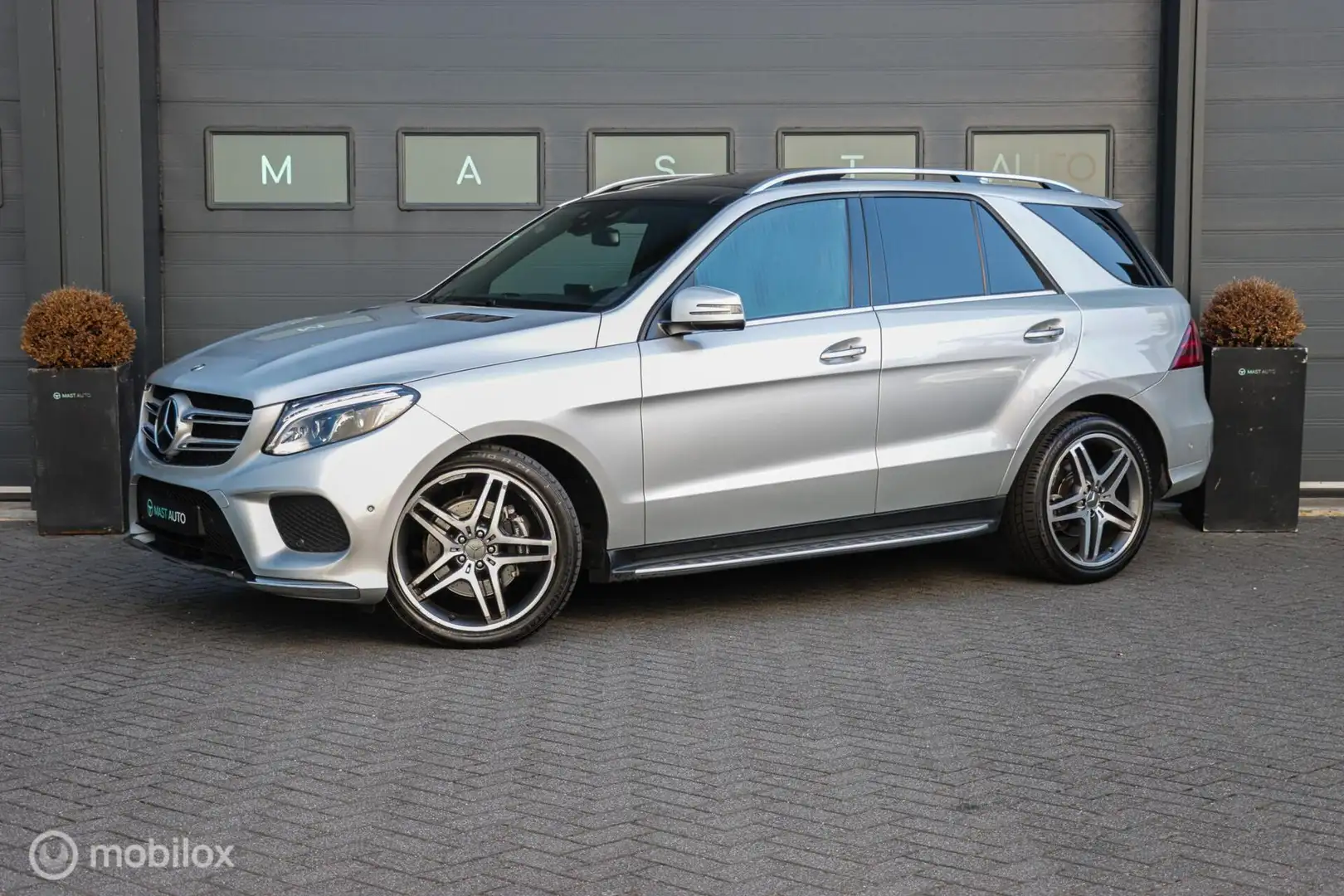 Mercedes-Benz GLE 350 350d 4MATIC AMG | Luchtvering | PANO | ACC | H&K Grijs - 1
