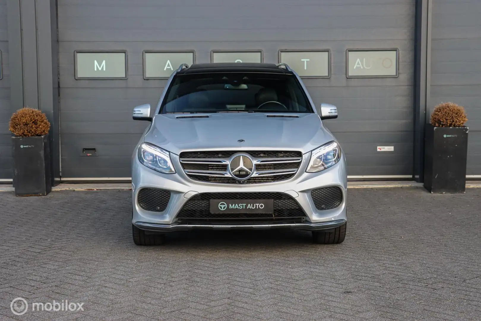 Mercedes-Benz GLE 350 350d 4MATIC AMG | Luchtvering | PANO | ACC | H&K Grijs - 2
